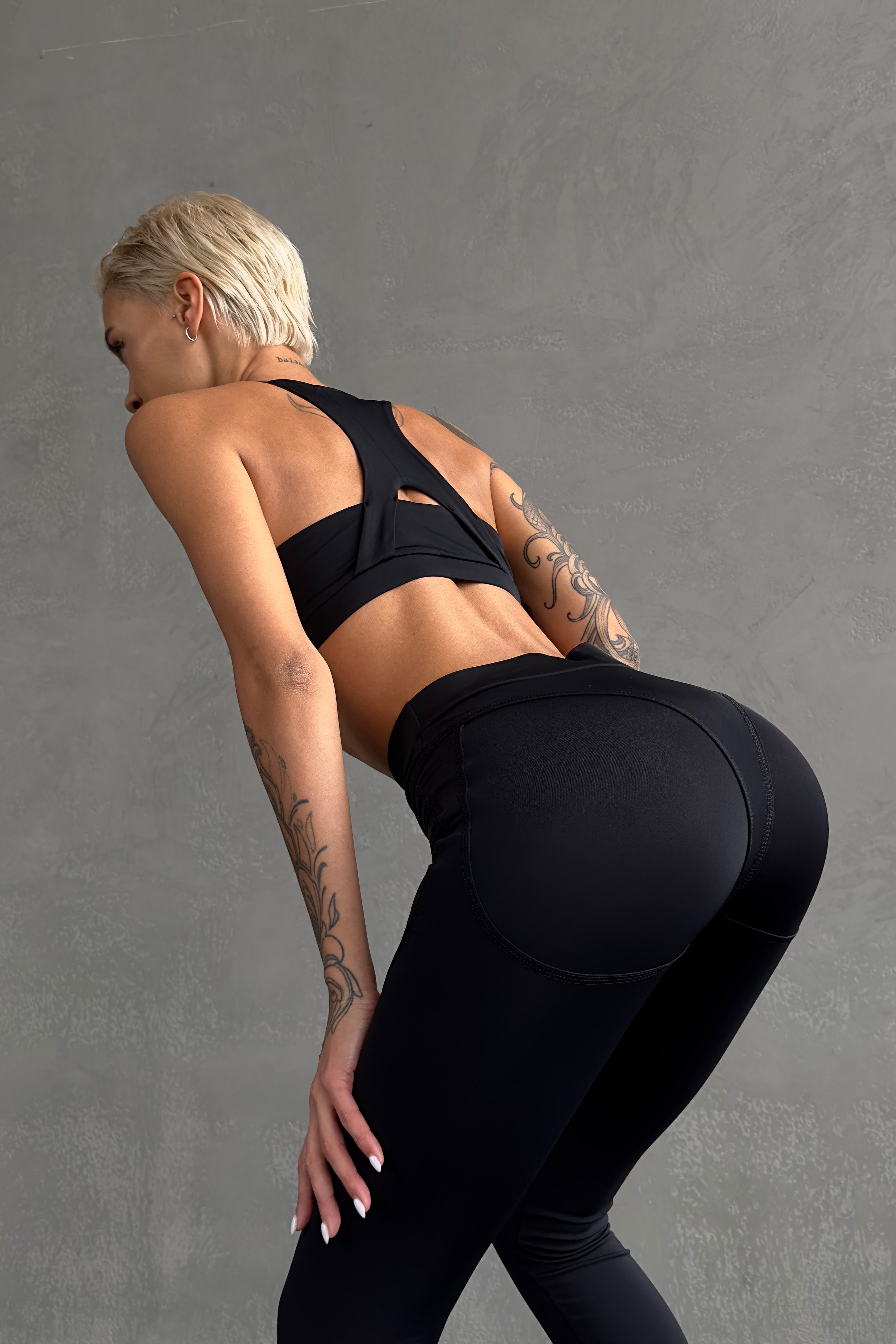 GalaxyX Push Up Contrast Contour Seam Leggings in Black