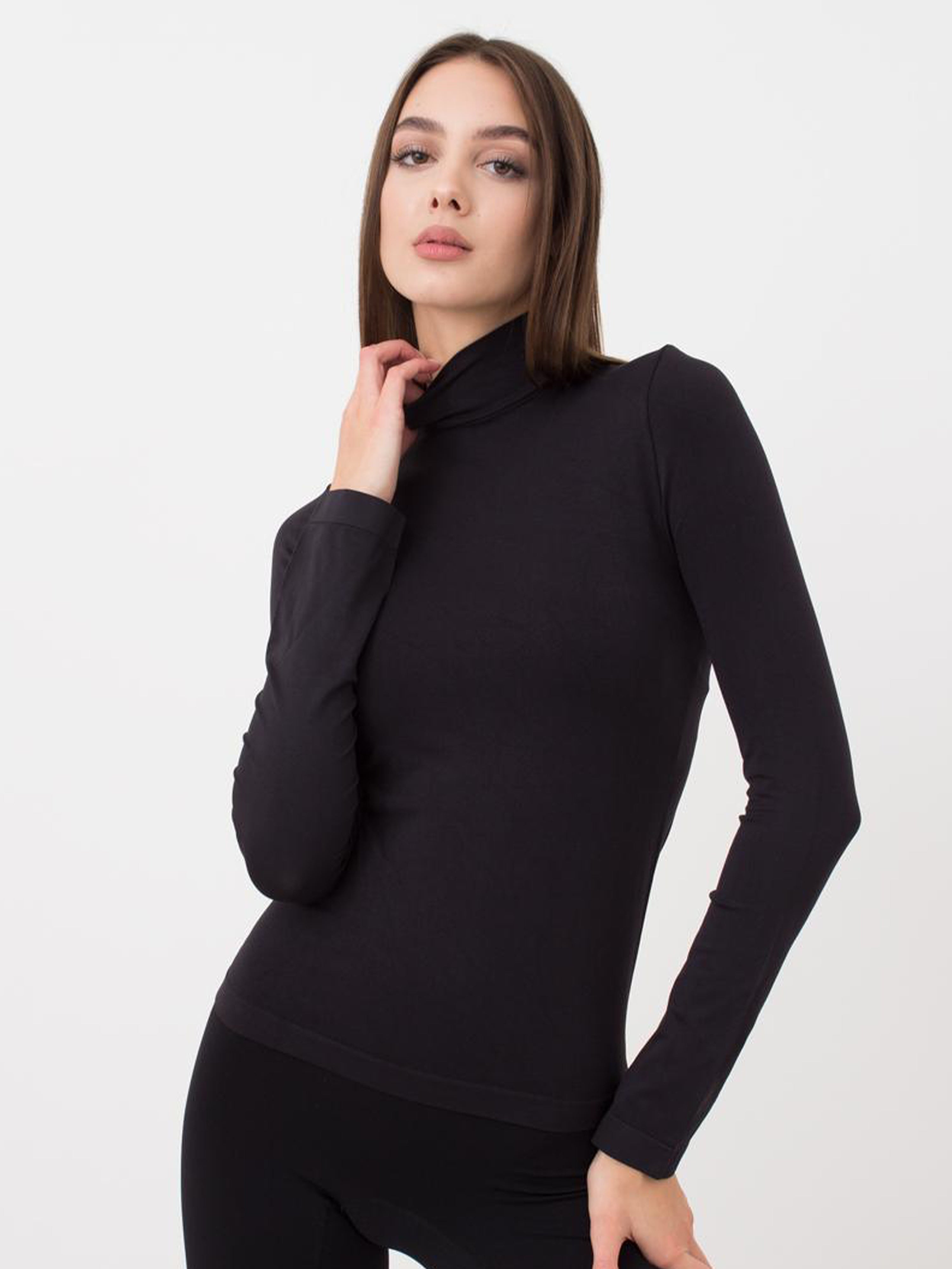 Seamless Turtleneck Long Sleeve Top in Black