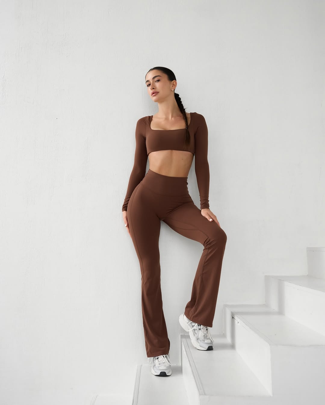 Diva Long-Sleeve Crop Top in Brown