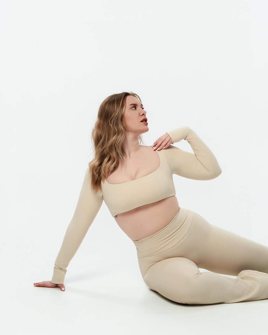 Diva Long-Sleeve Crop Top in Ivory