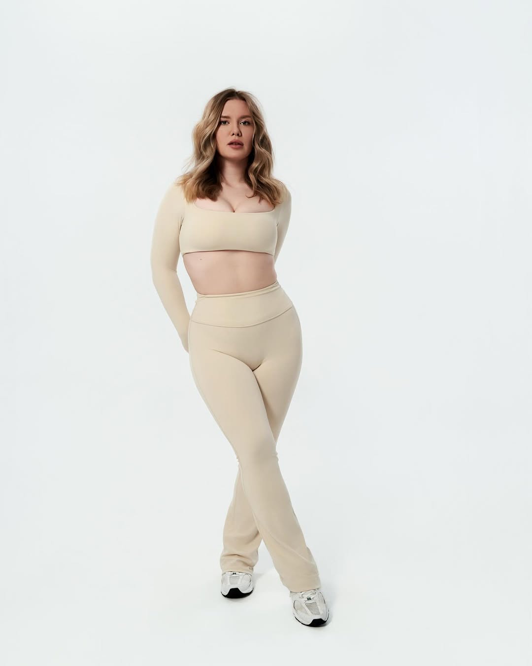 Diva Long-Sleeve Crop Top in Ivory