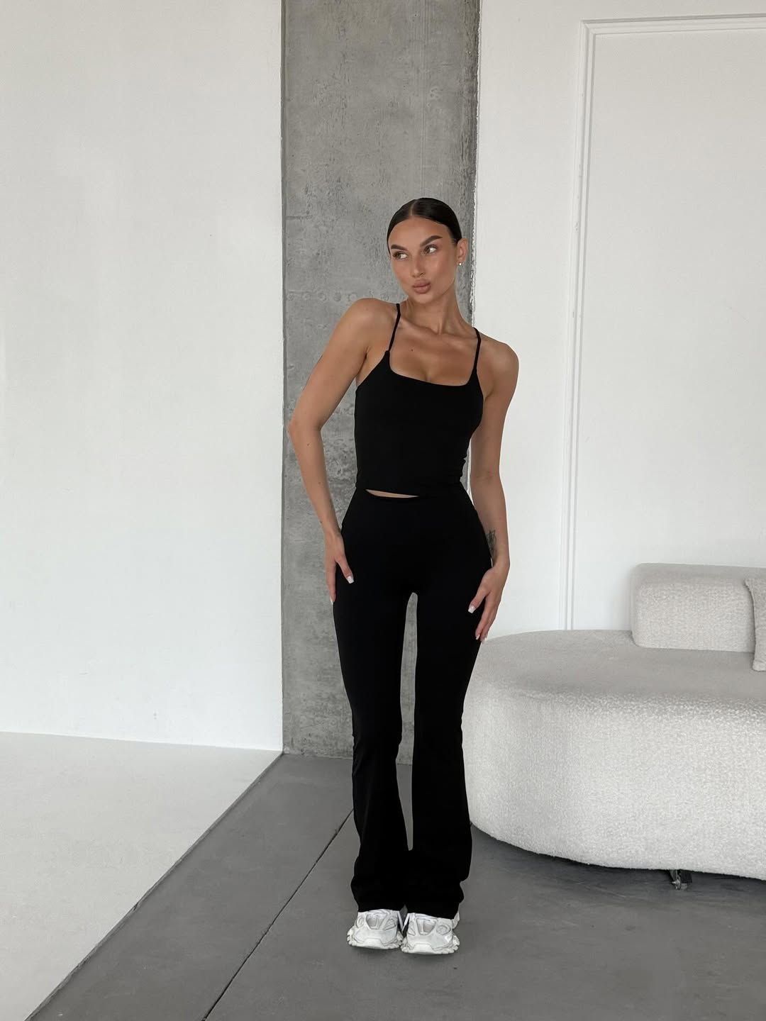 Diva Strappy Built-In Bra Tank in Black