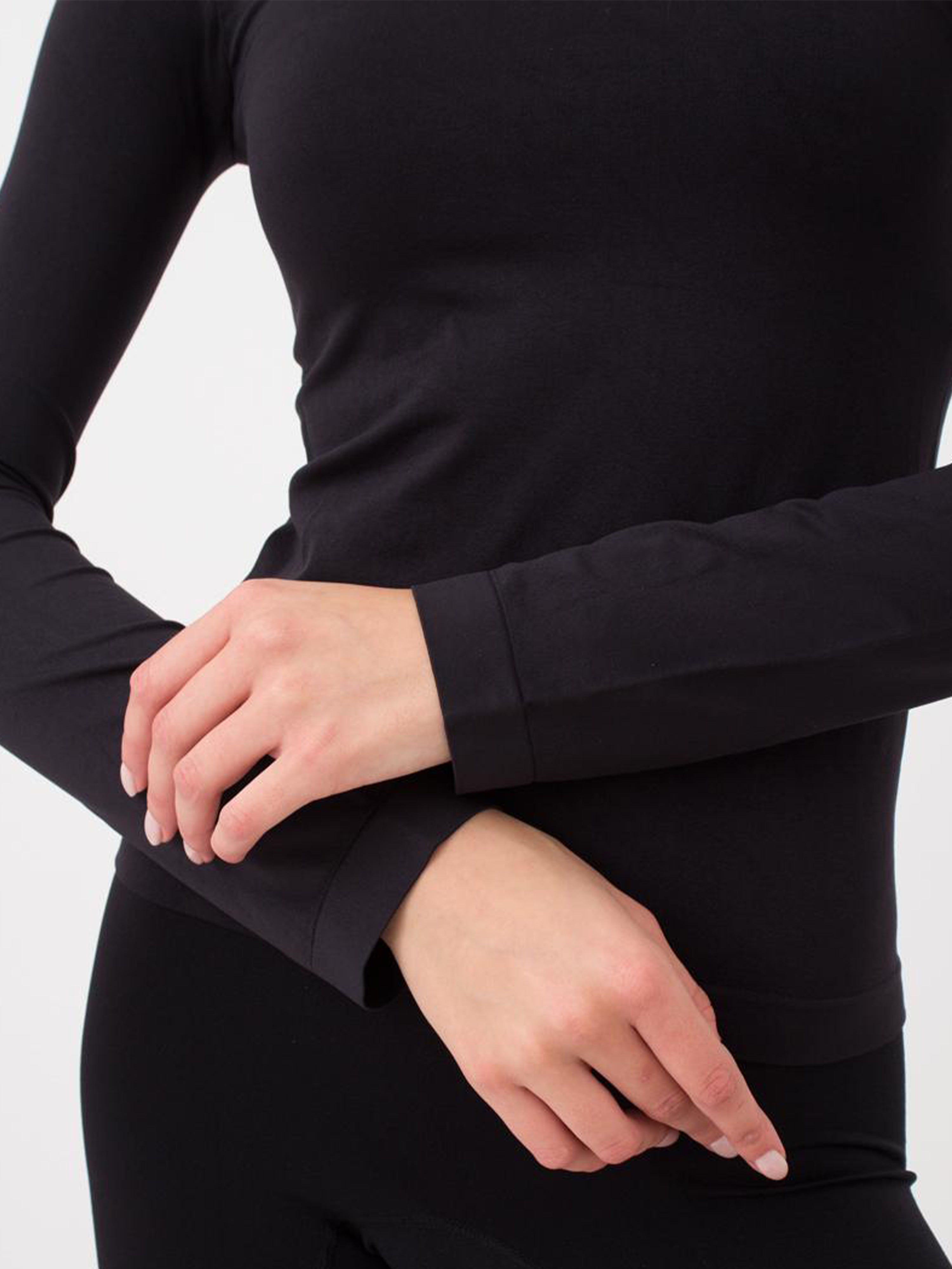 Seamless Turtleneck Long Sleeve Top in Black