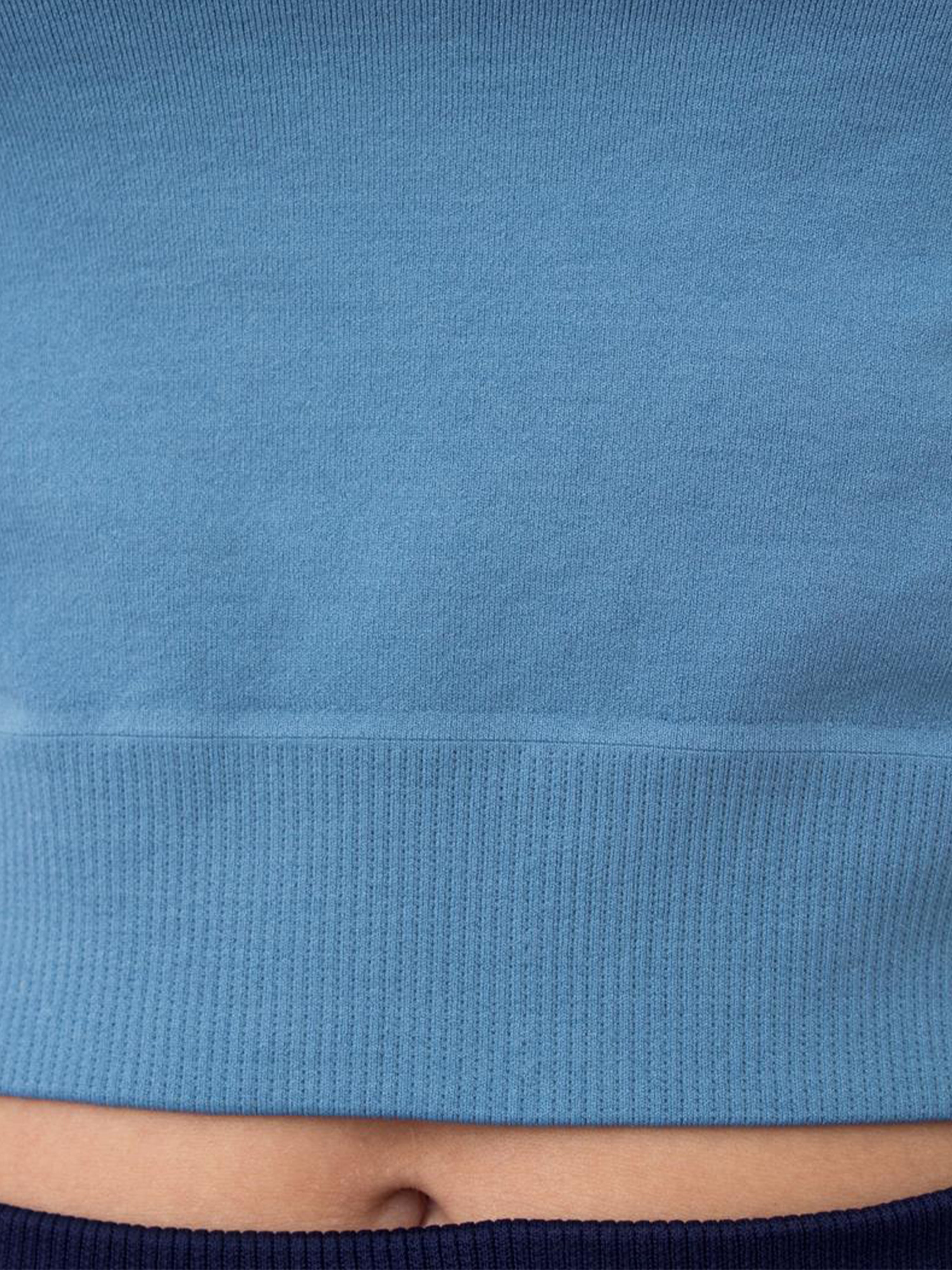 Seamless Cropped Long Sleeve Top in Dusk Blue