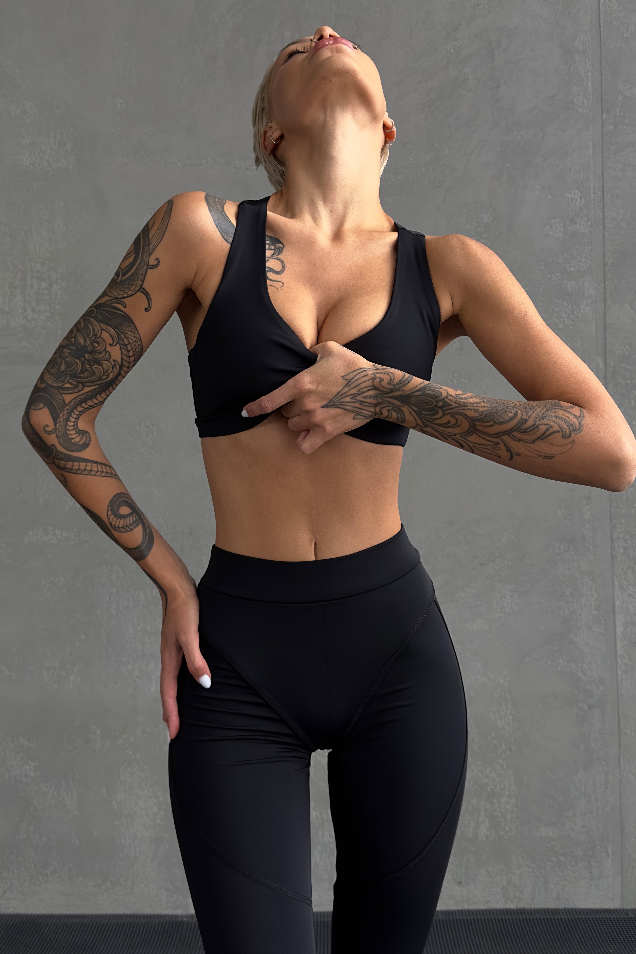 GalaxyX Push Up Contrast Contour Seam Leggings in Black