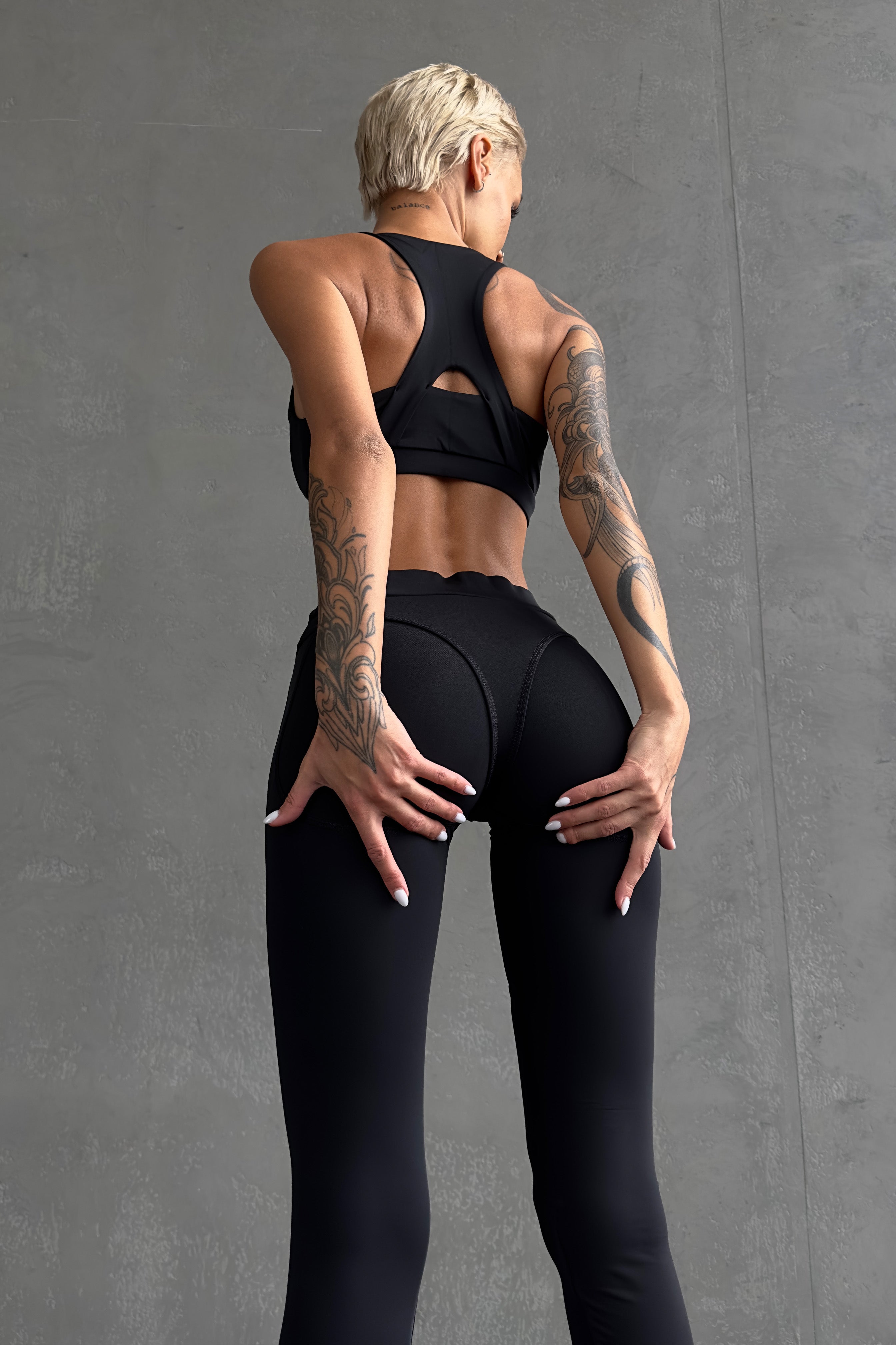 GalaxyX Push Up Contrast Contour Seam Leggings in Black