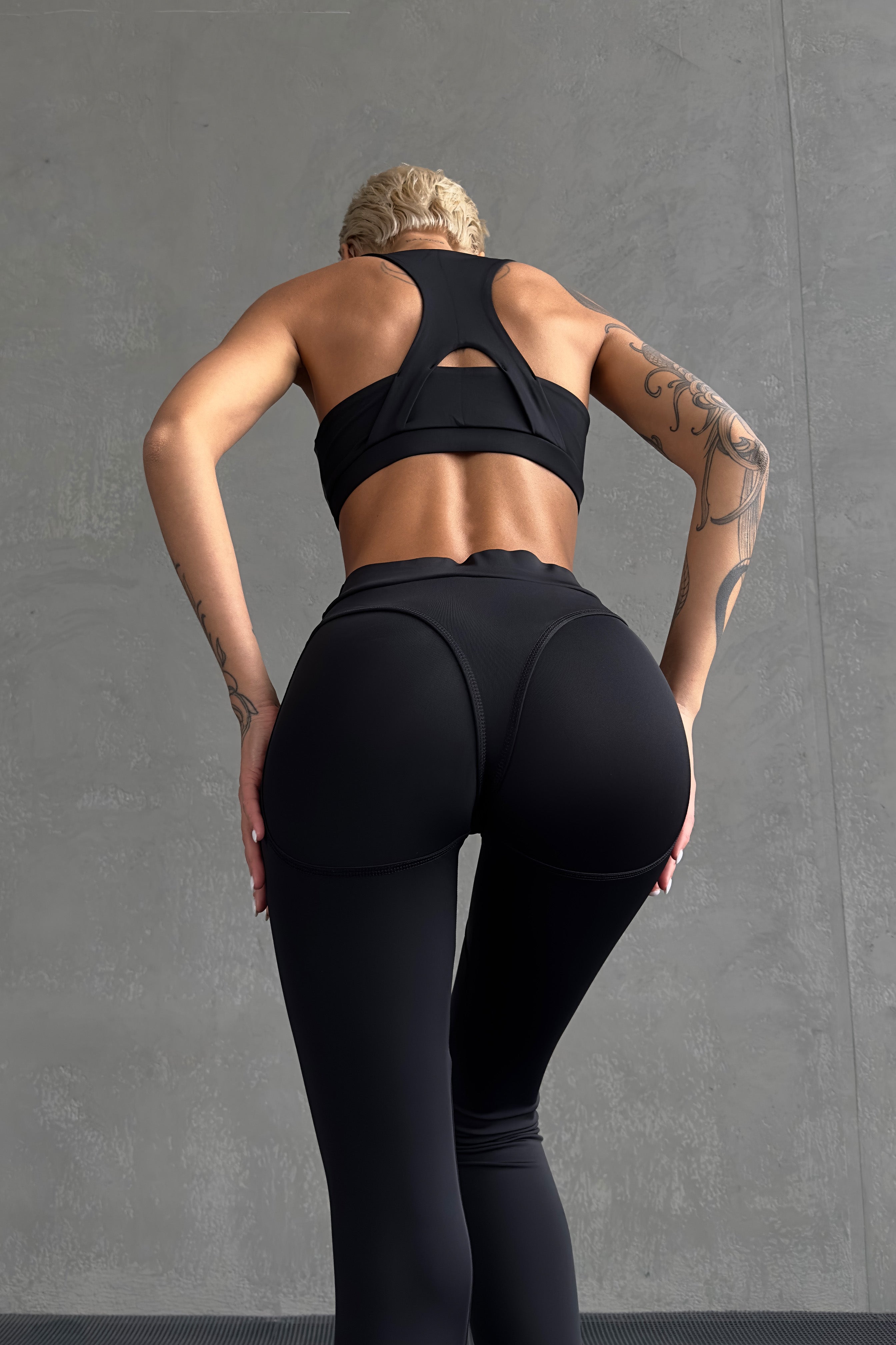 GalaxyX Push Up Contrast Contour Seam Leggings in Black