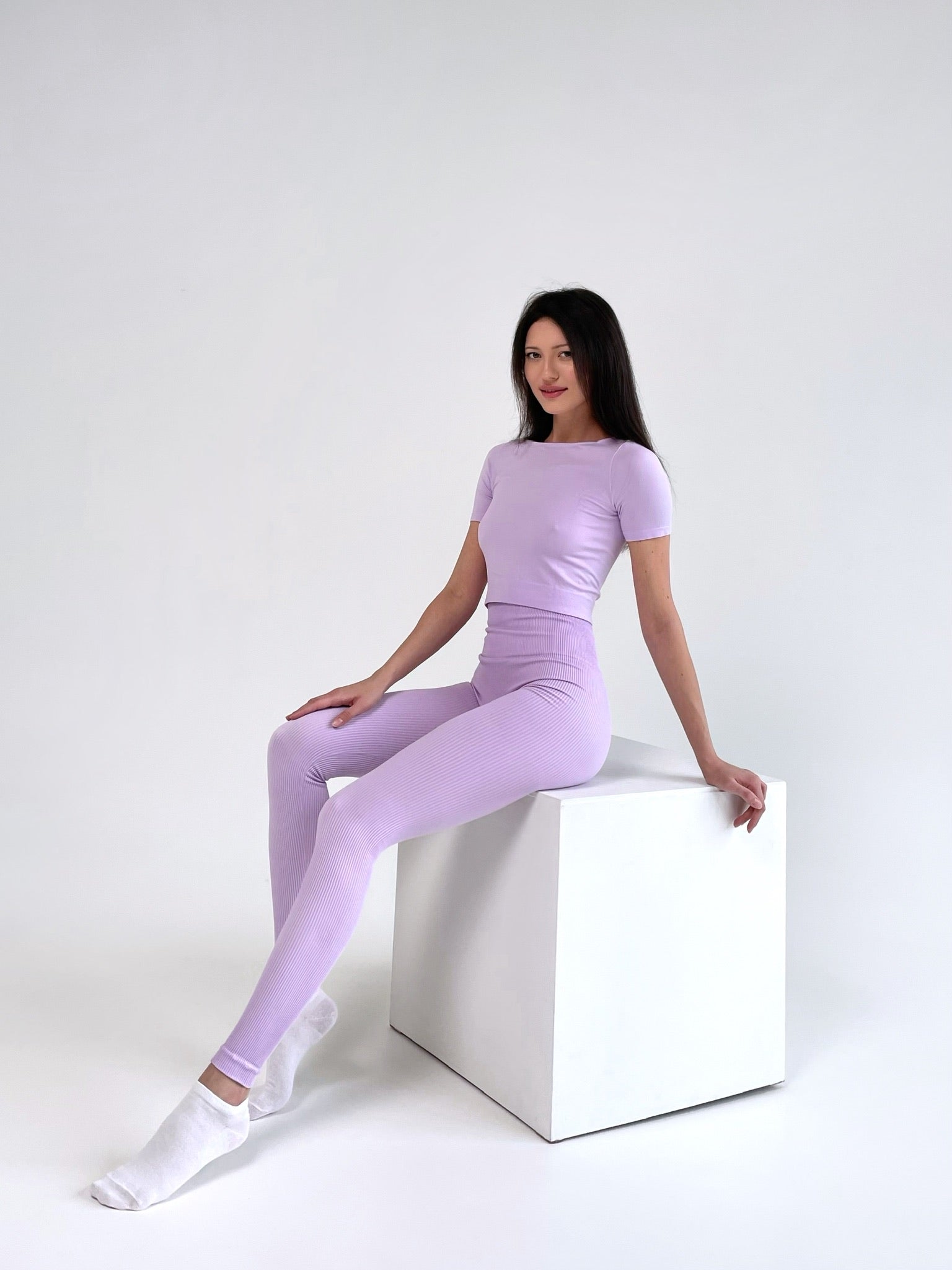 Seamless Ribbed Scrunch Leggings in Light Purple
