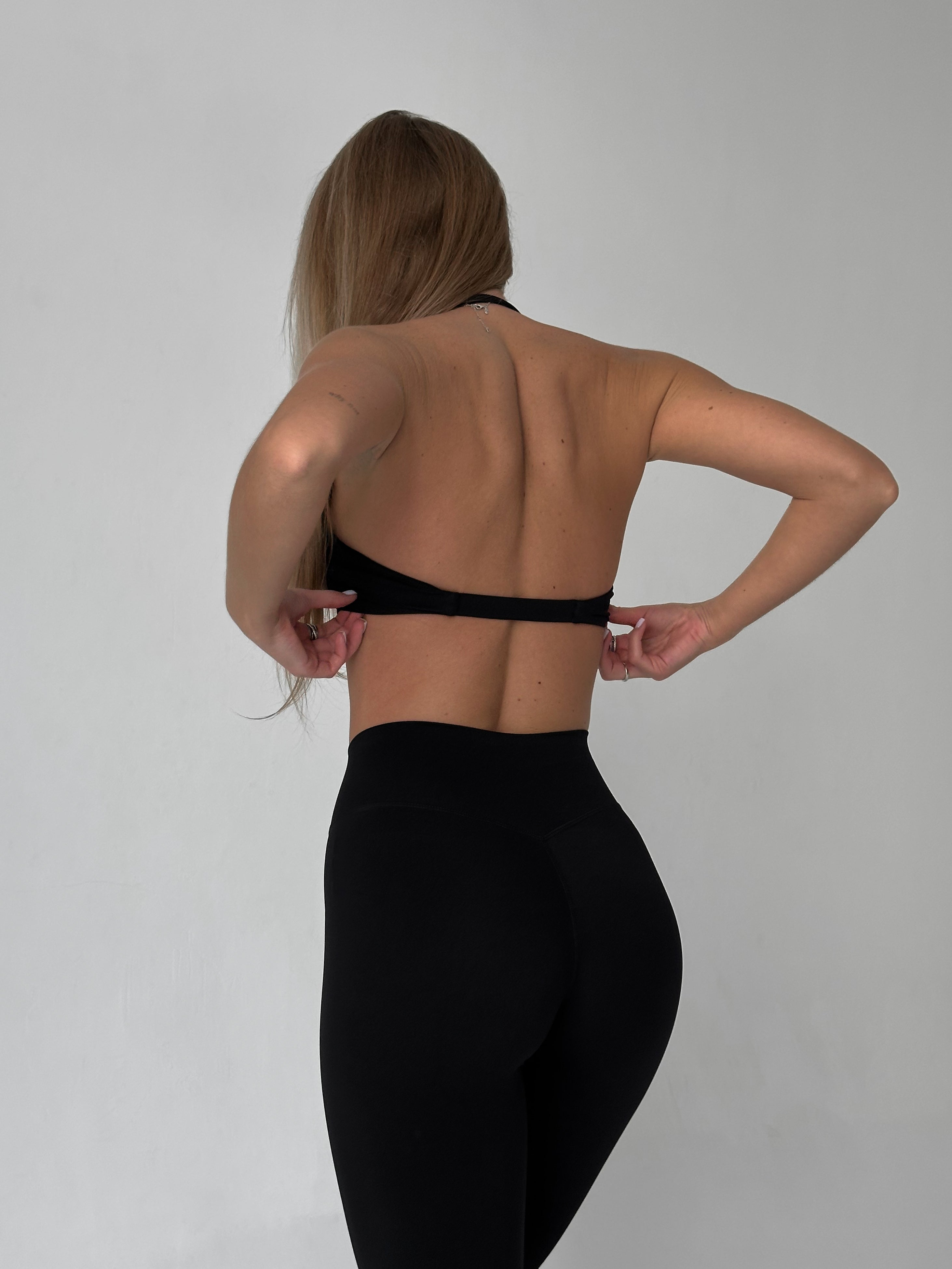 Pantera Halter Top & High-Waist Basic Leggings in Black