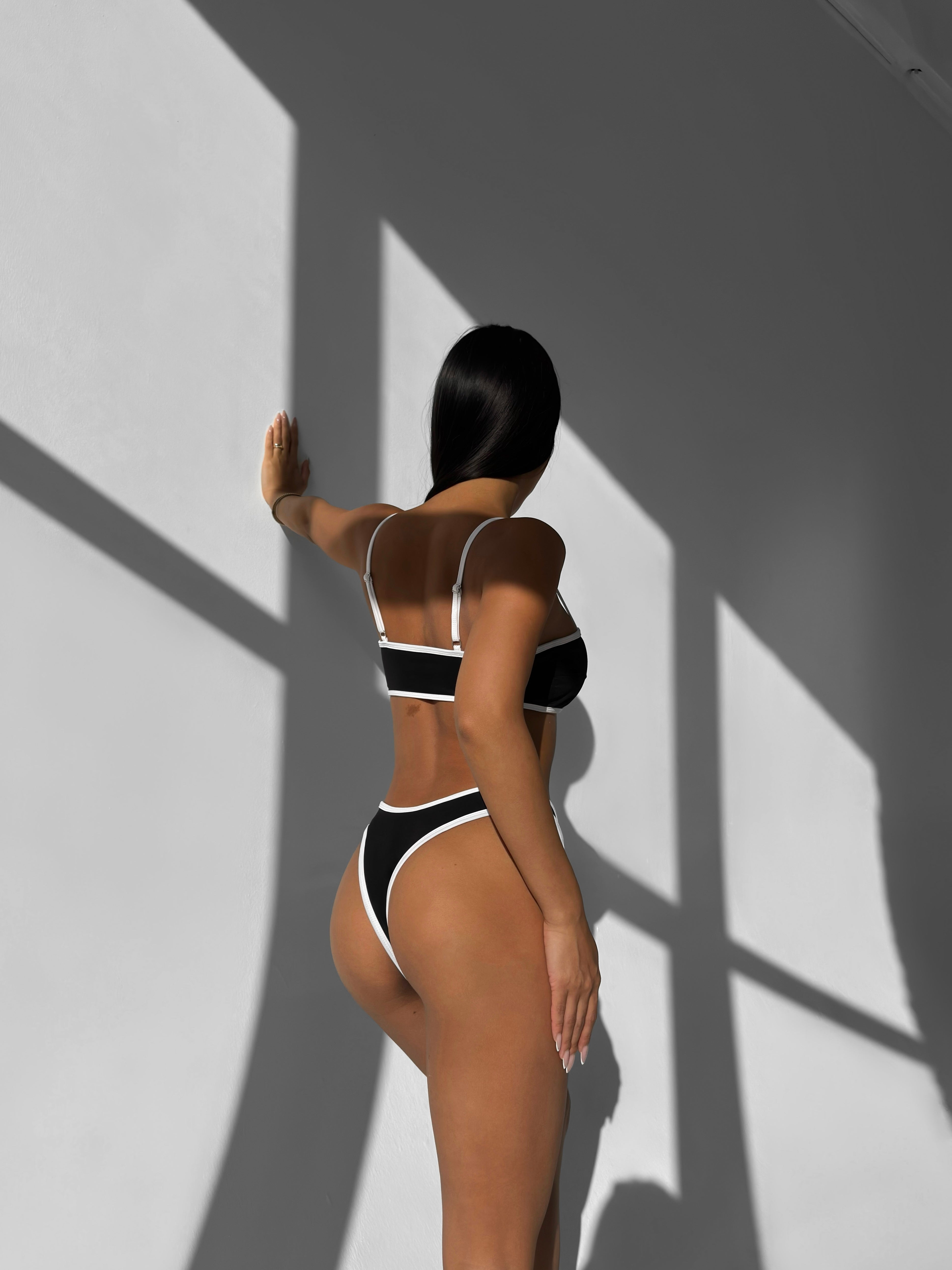 Coconut Contrast Edge Bikini Set in Black