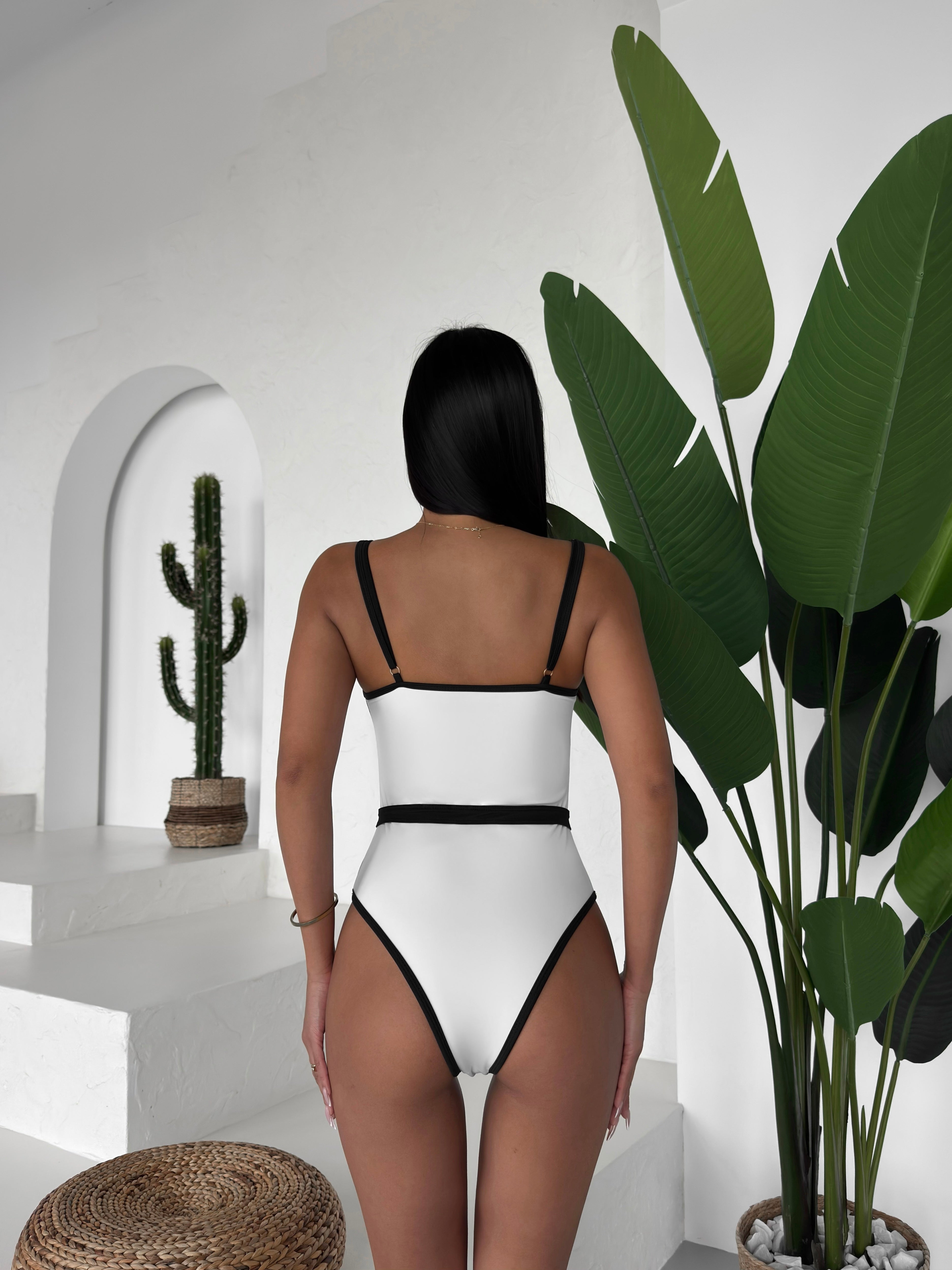 Old Money Belt Detail One Piece in White