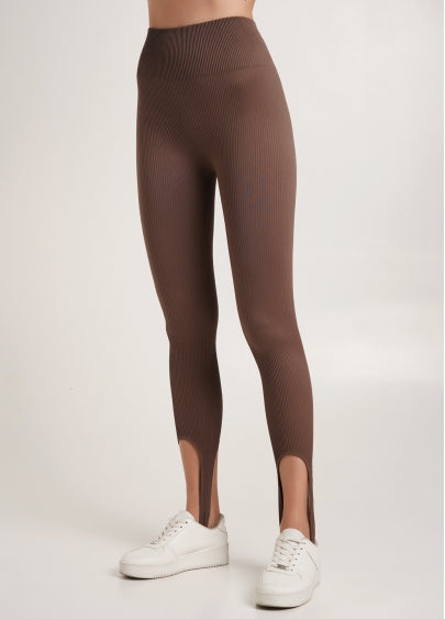 Seamless Stirrup Leggings in Chocolate