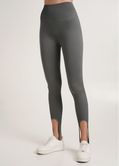 Seamless Stirrup Leggings in Dark Gray
