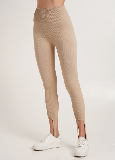Seamless Stirrup Leggings in Beige