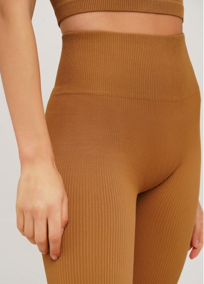 Seamless Ribbed Scrunch Leggings in Light Brown