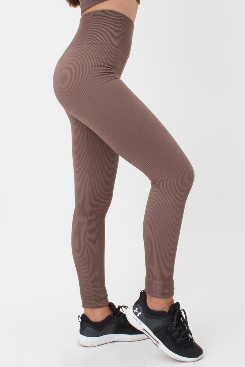 Seamless Ribbed Scrunch Leggings in Brown