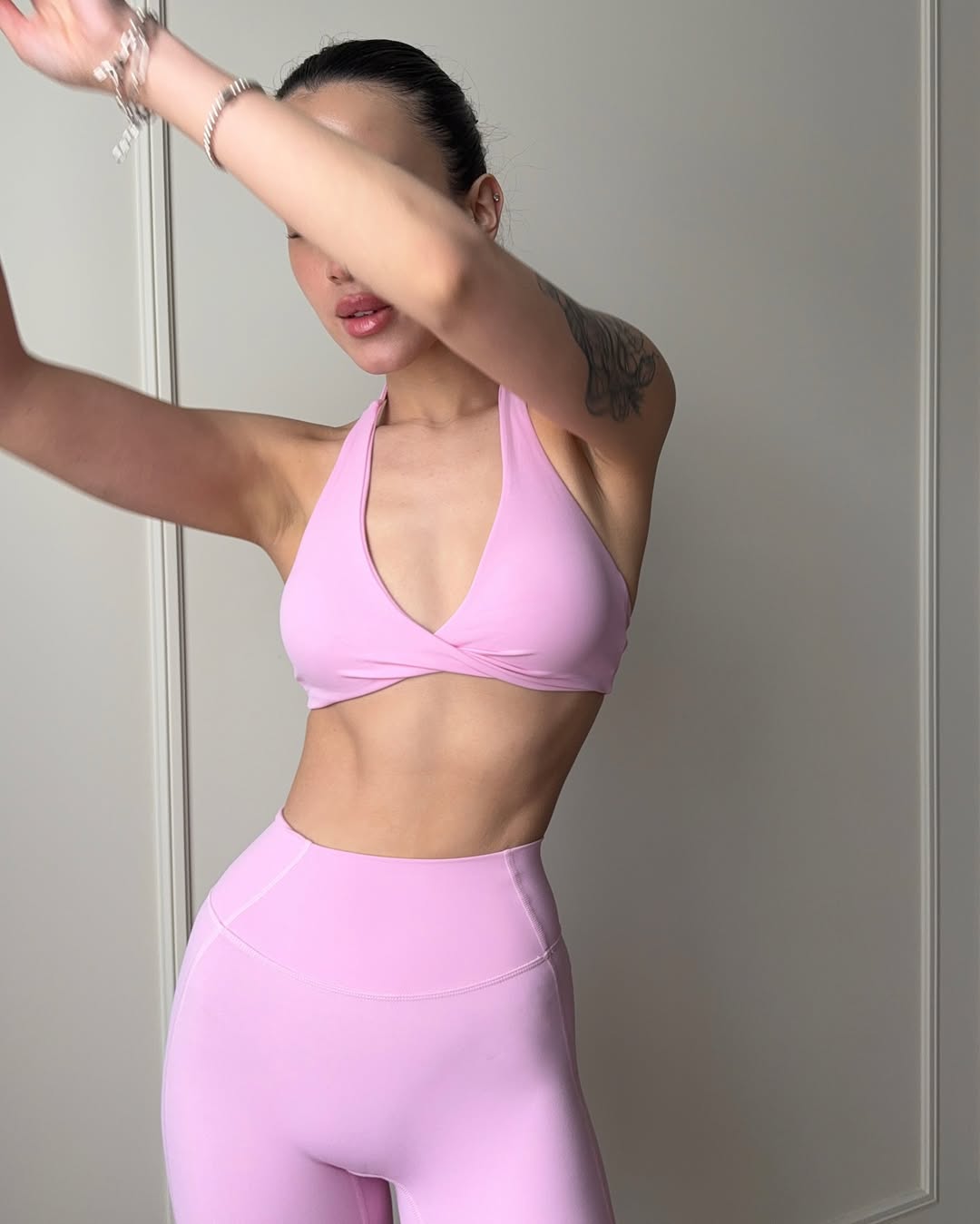 Pantera Halter Top & High-Waist Basic Leggings in Baby Pink