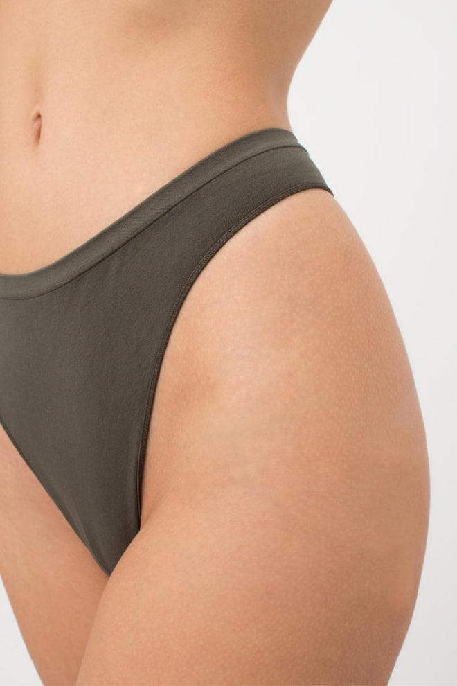 Seamless Thong Panty in Khaki