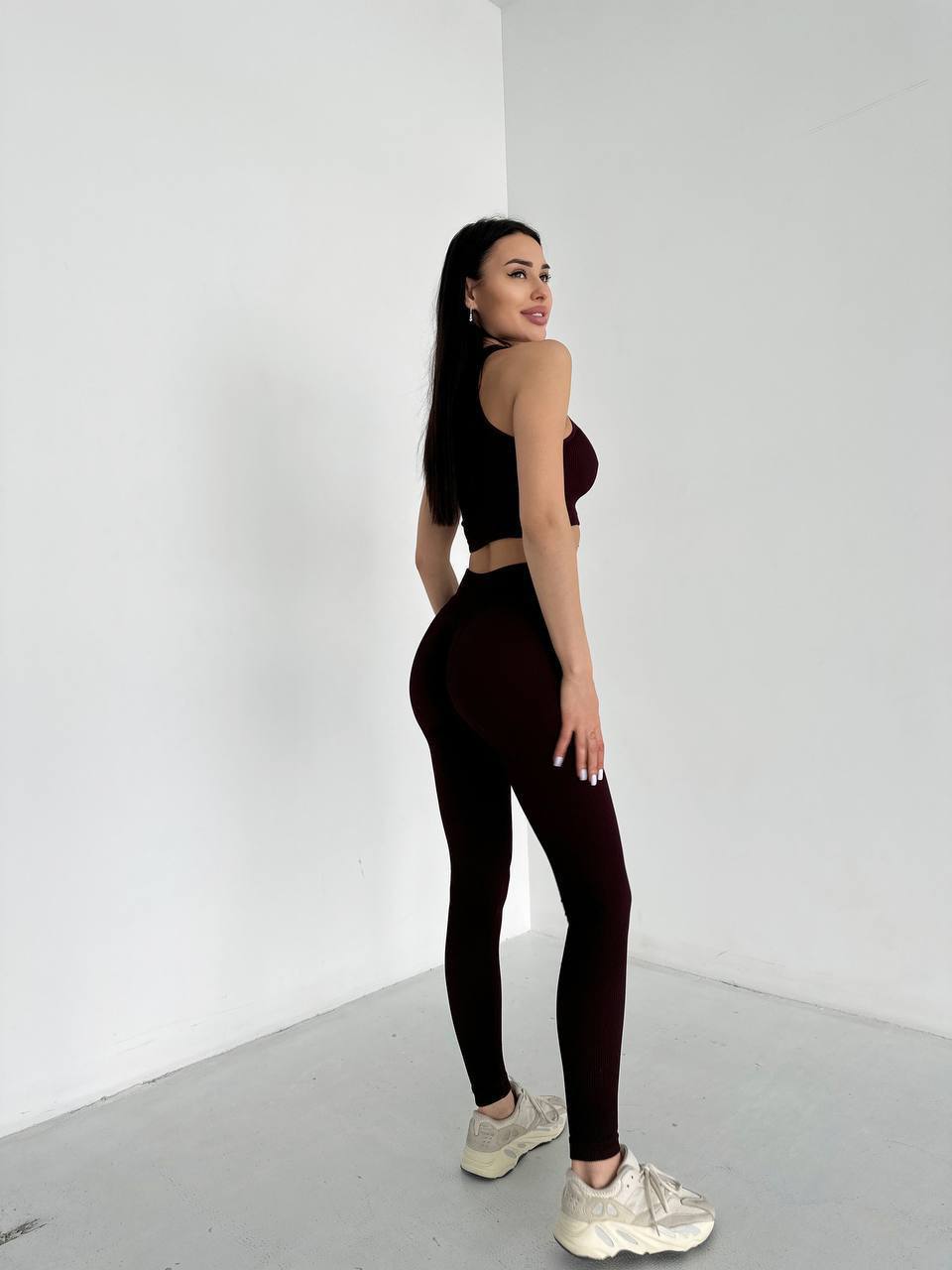 Seamless Ribbed Scrunch Leggings in Maroon