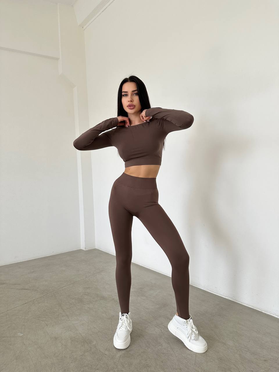 Seamless Cropped Long Sleeve Top in Brown