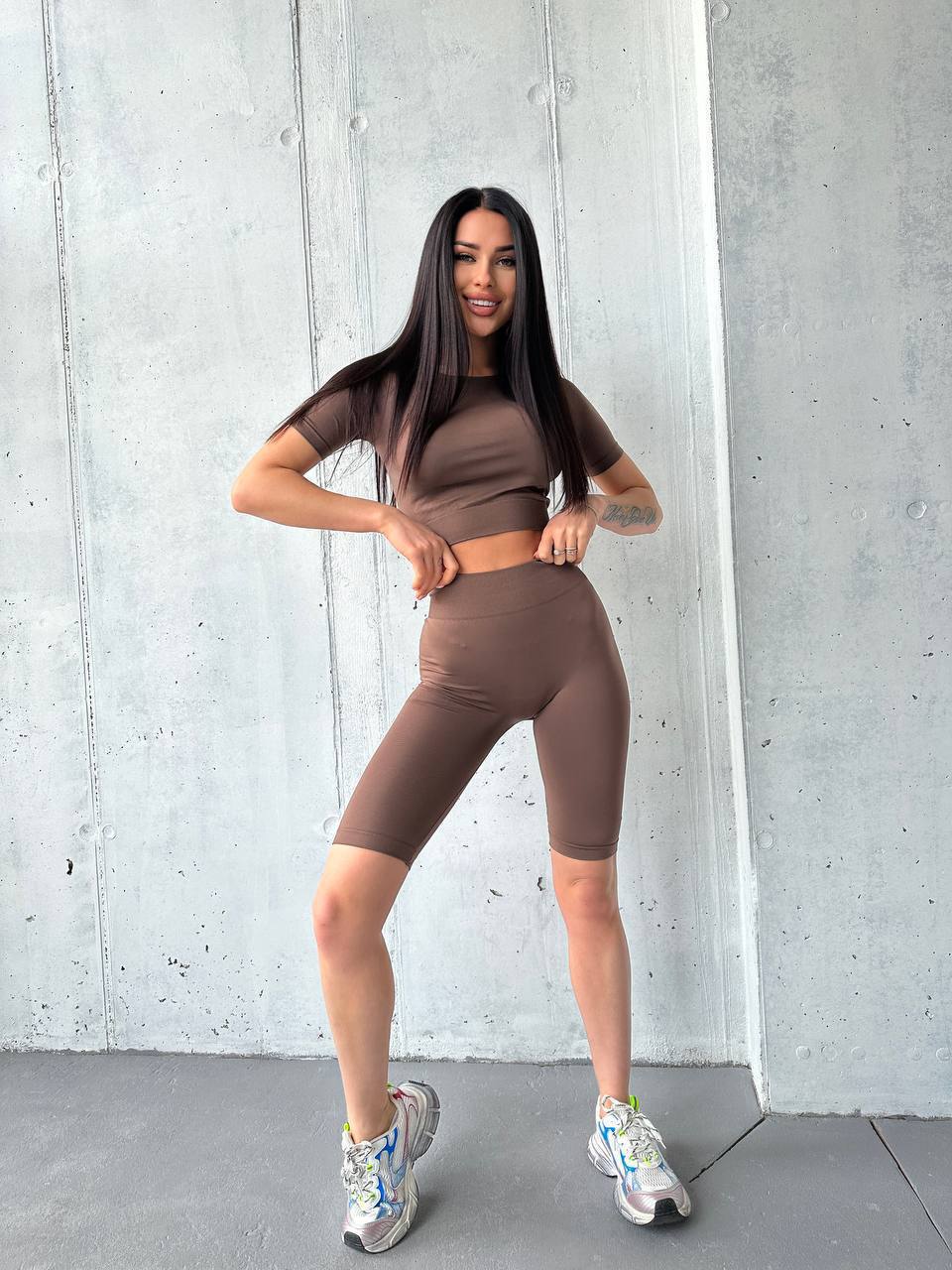 Seamless Above Knee Bike Shorts in Brown