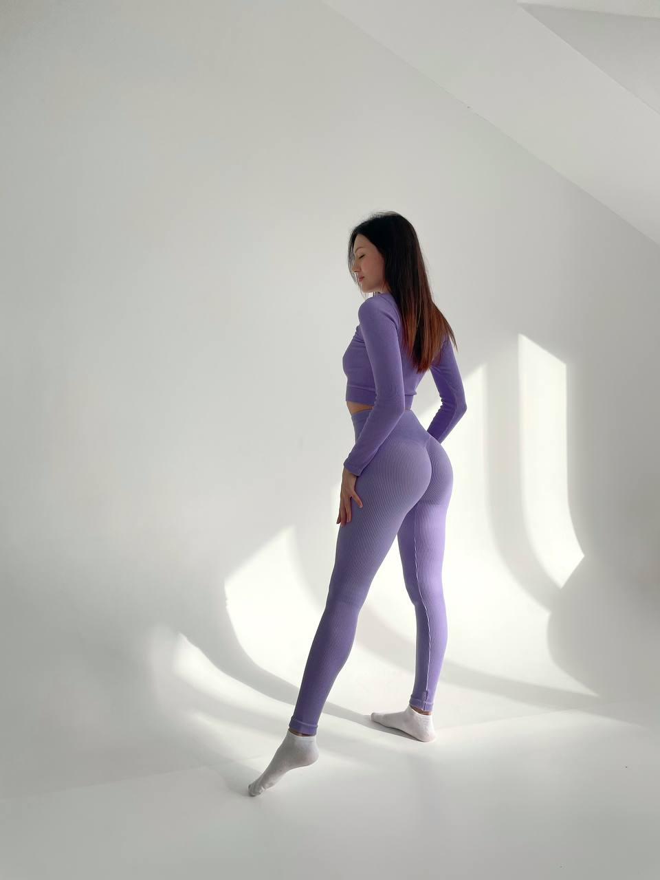 Seamless Ribbed Long Sleeve Crop Top in Lavender