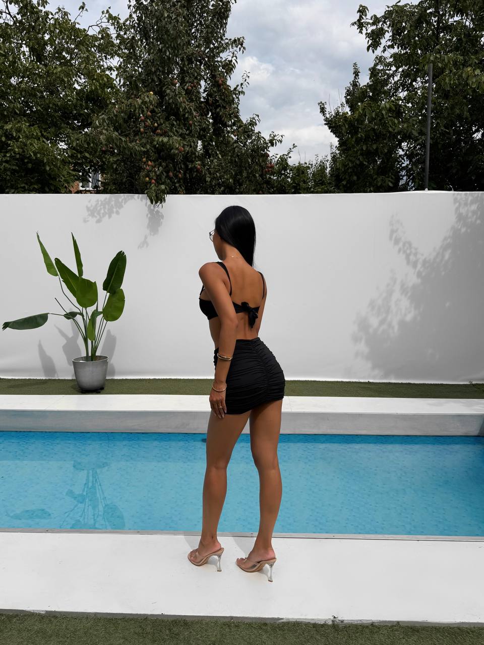 Bloom 3-Piece V Wire Bandeau Bikini Set with Ruched Skirt in Black