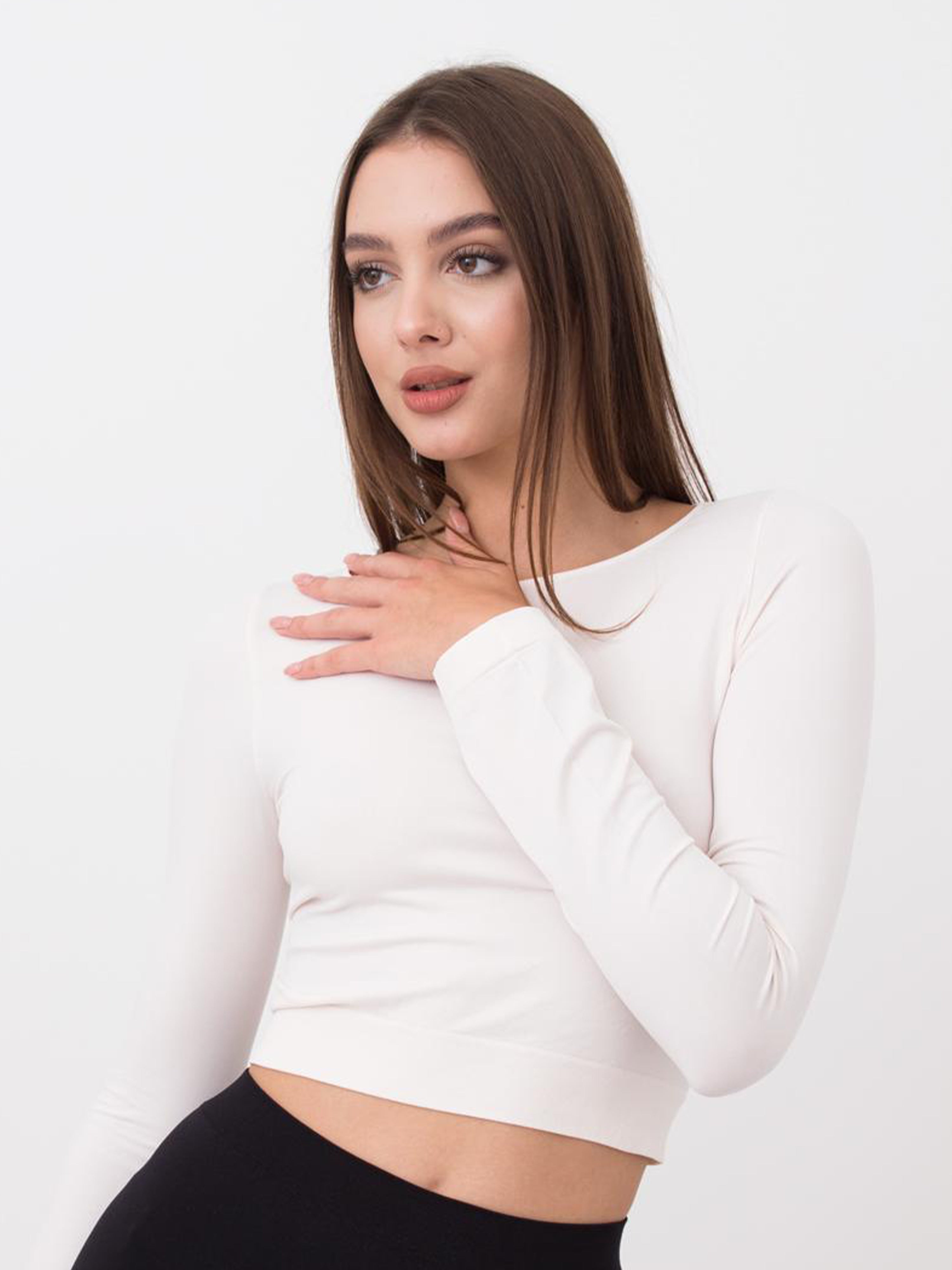 Seamless Cropped Long Sleeve Top in Pale Beige