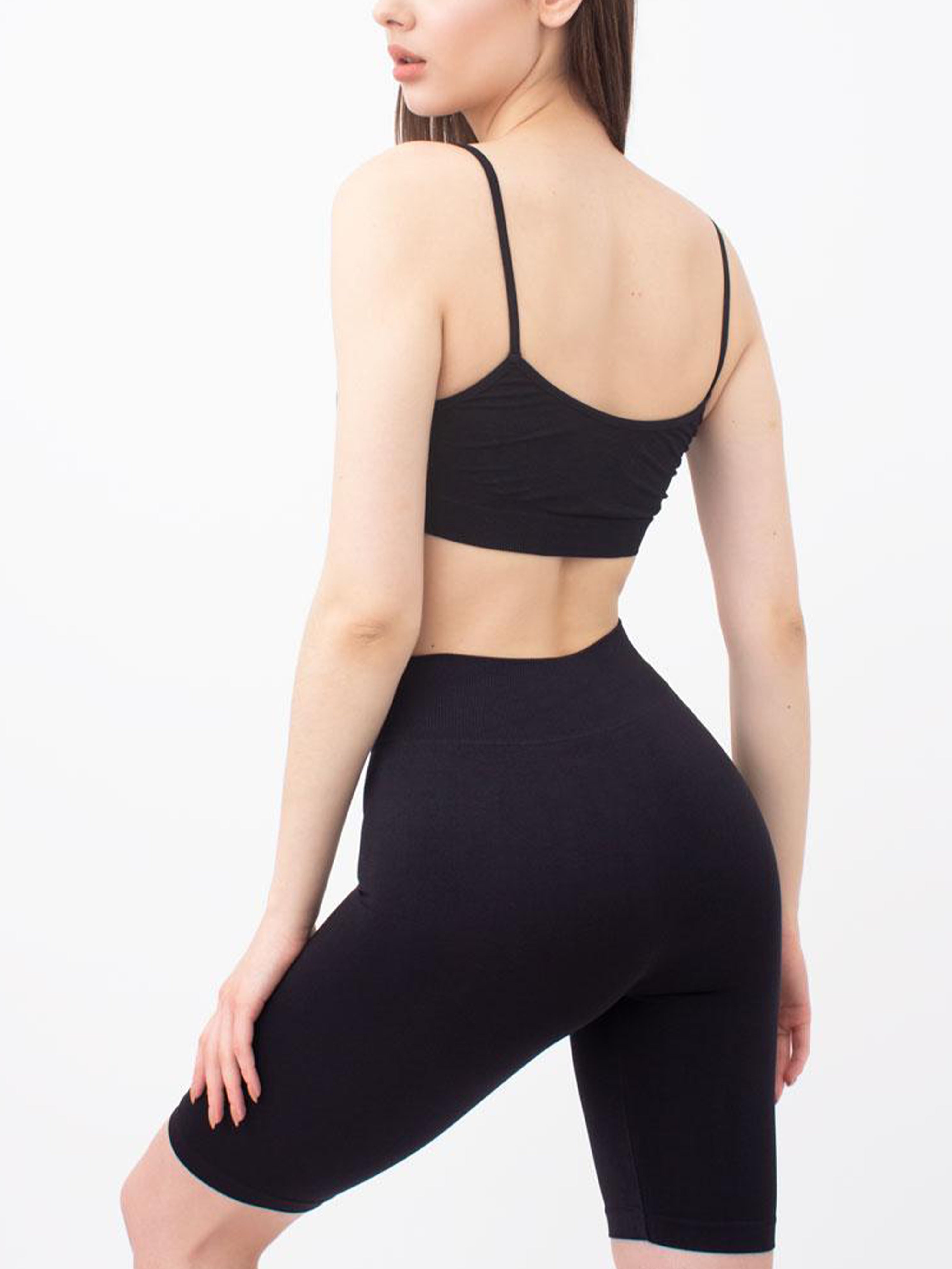 Seamless Above Knee Bike Shorts in Black