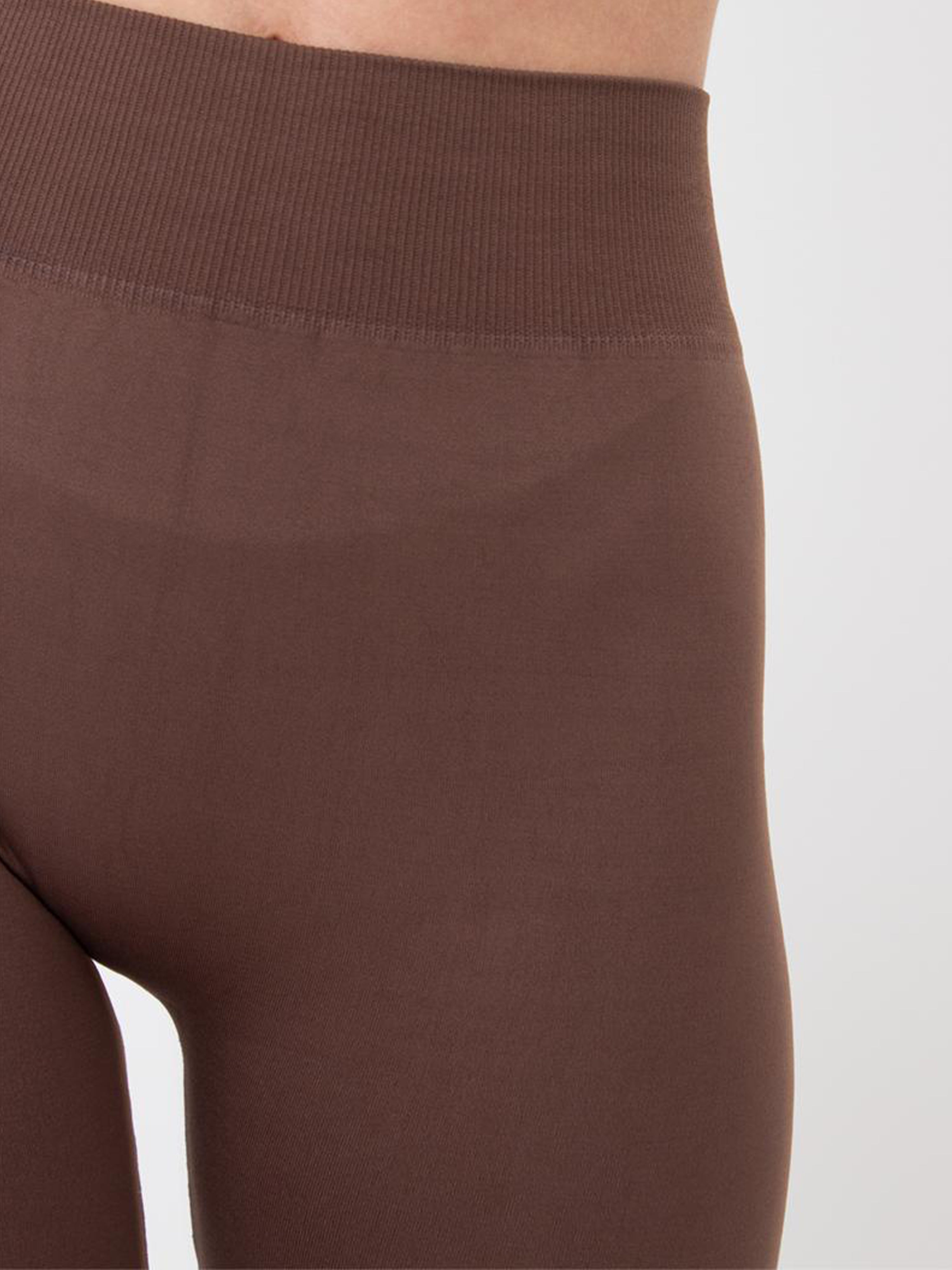 Seamless Above Knee Bike Shorts in Brown