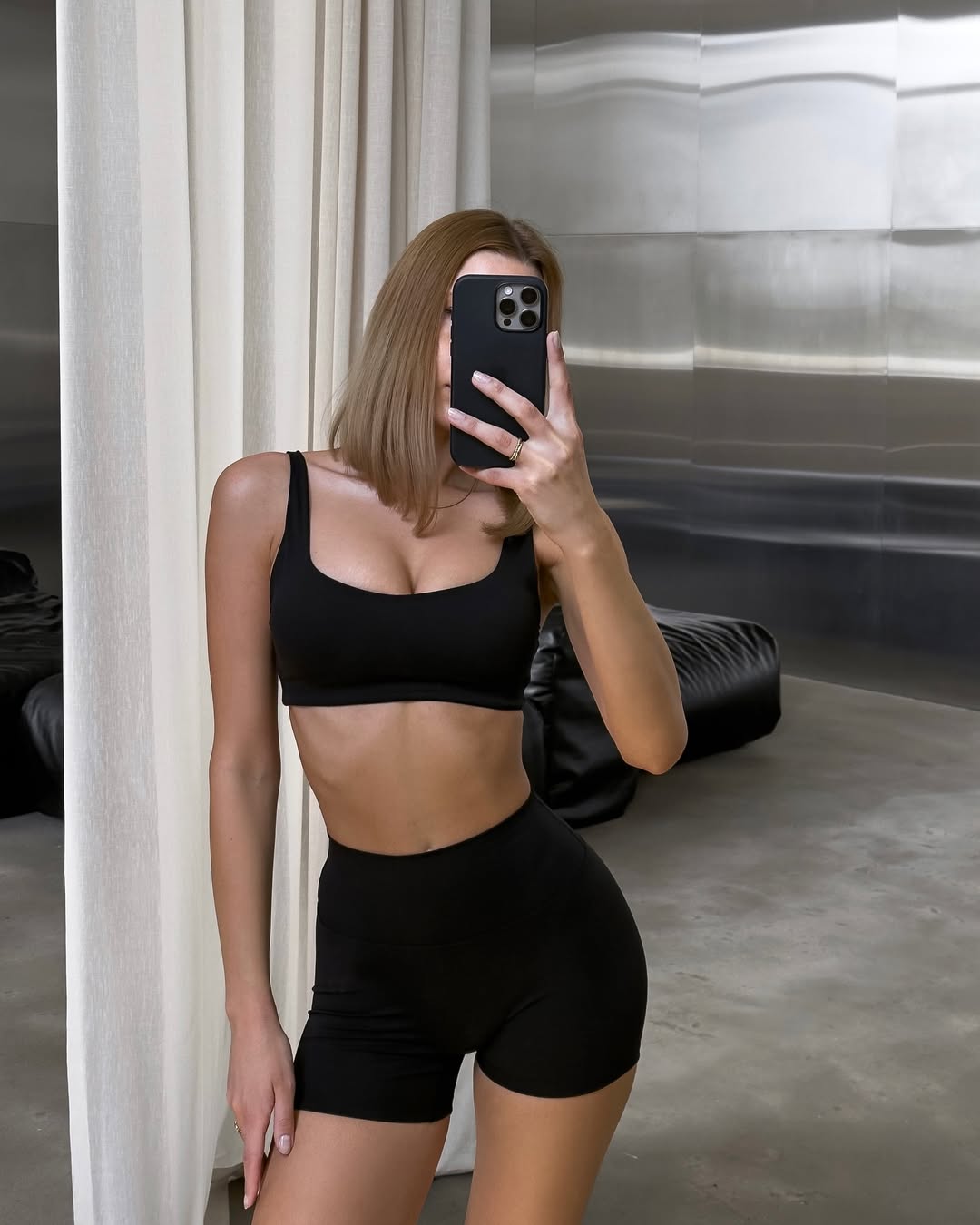 Pantera Sports Bra & Pantera High-Waist Scrunch Cycling Shorts in Black