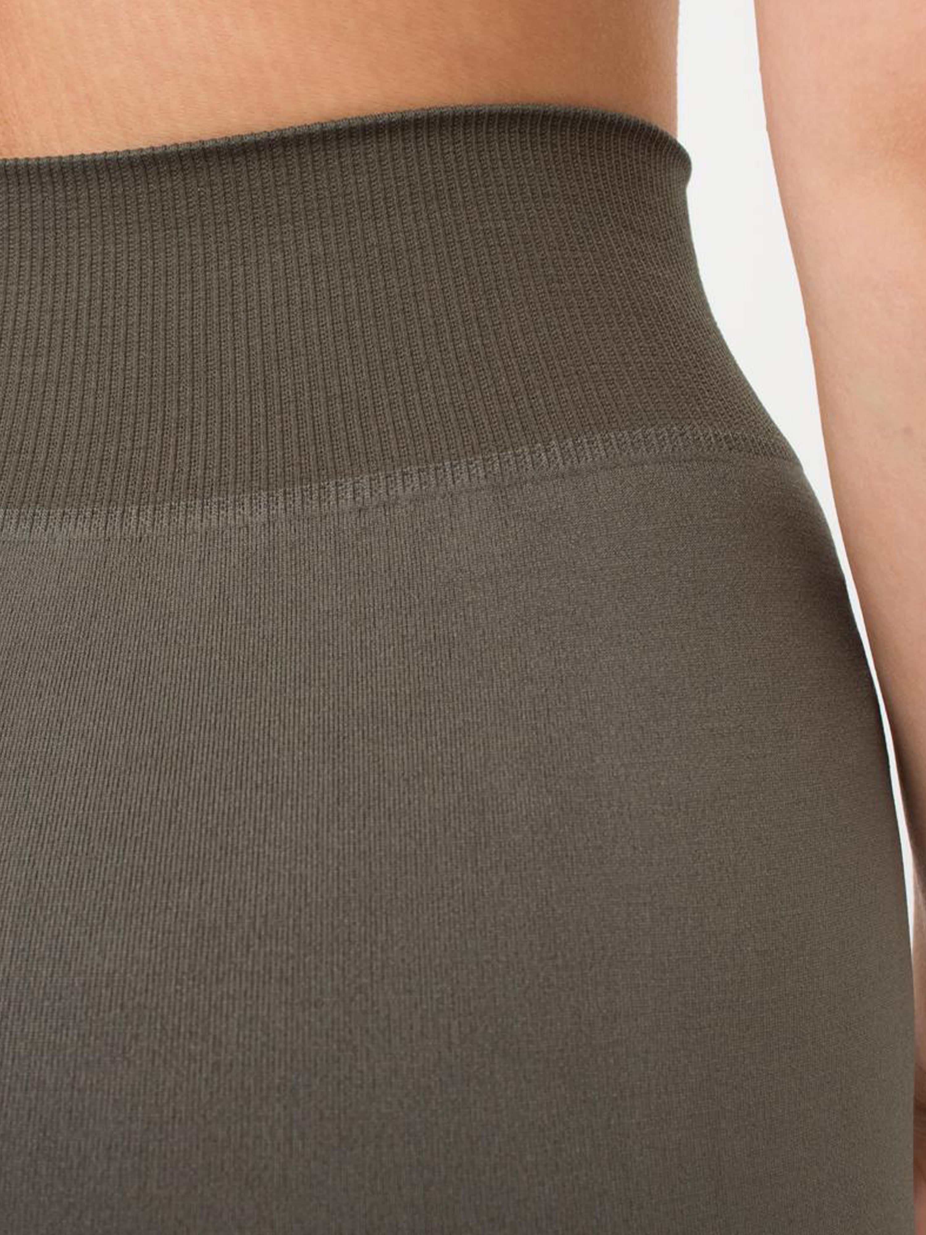 Seamless Above Knee Bike Shorts in Khaki