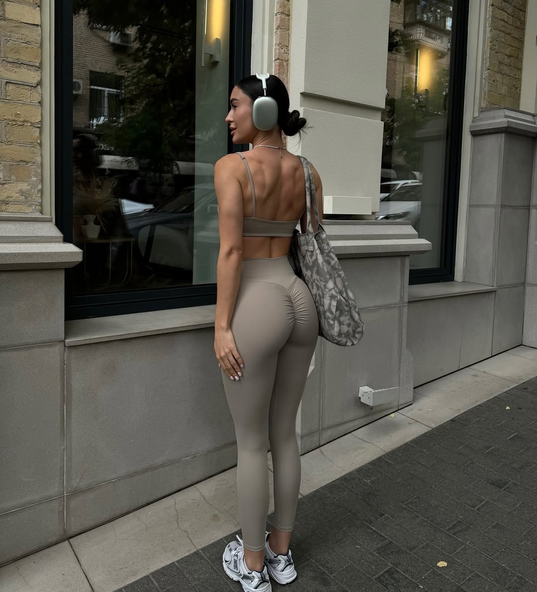 Femme High-Waist Scrunch Leggings in Nude