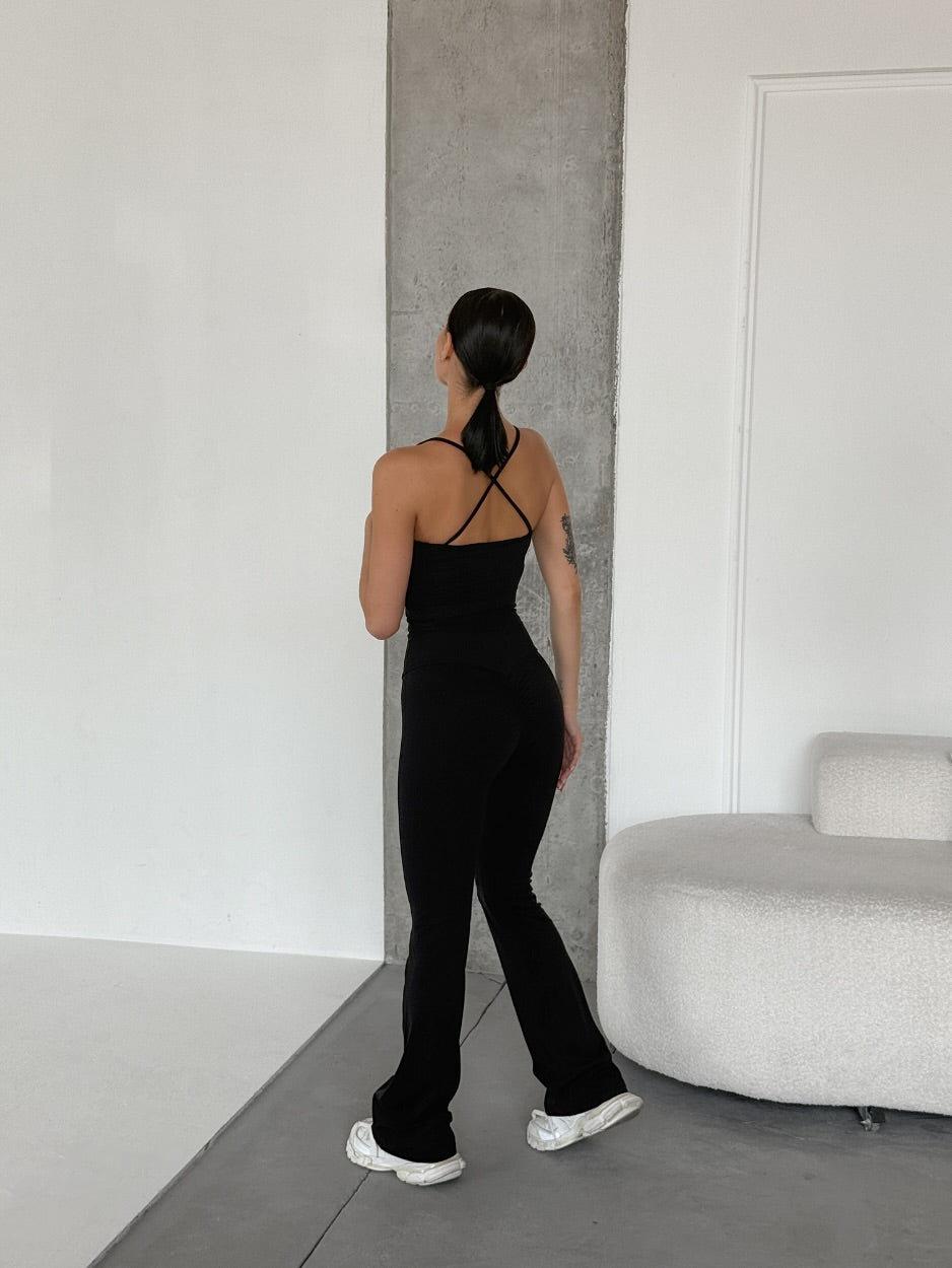 Diva Strappy Built-In Bra Tank in Black