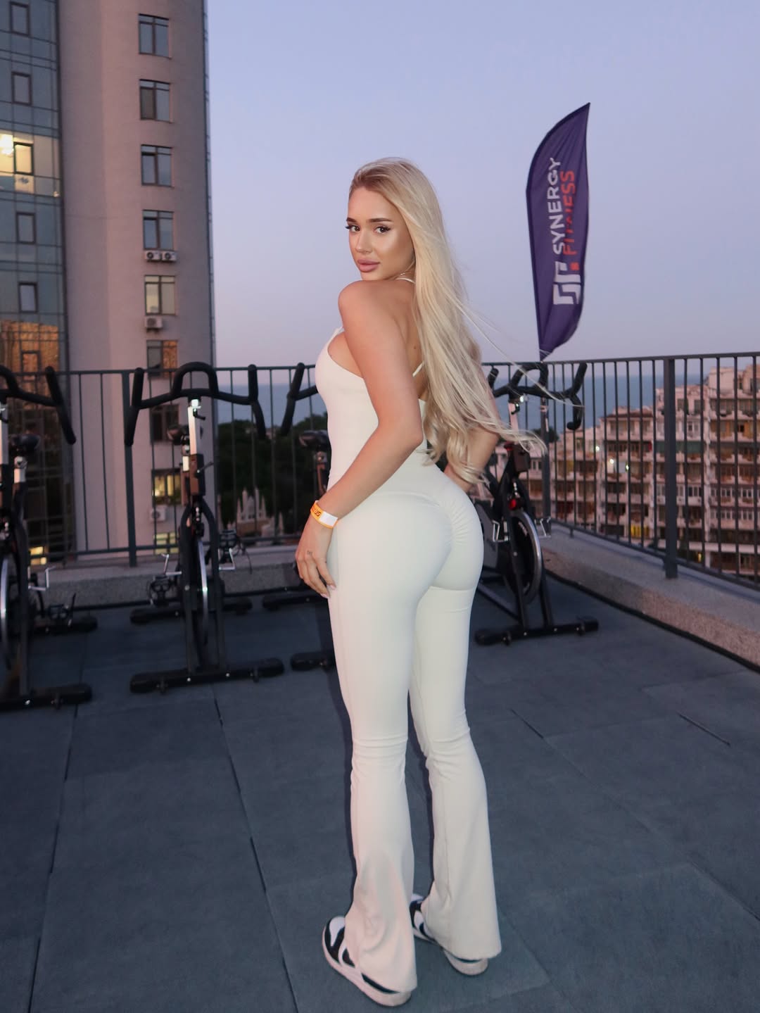 Diva Strappy Built-In Bra Tank in Ivory