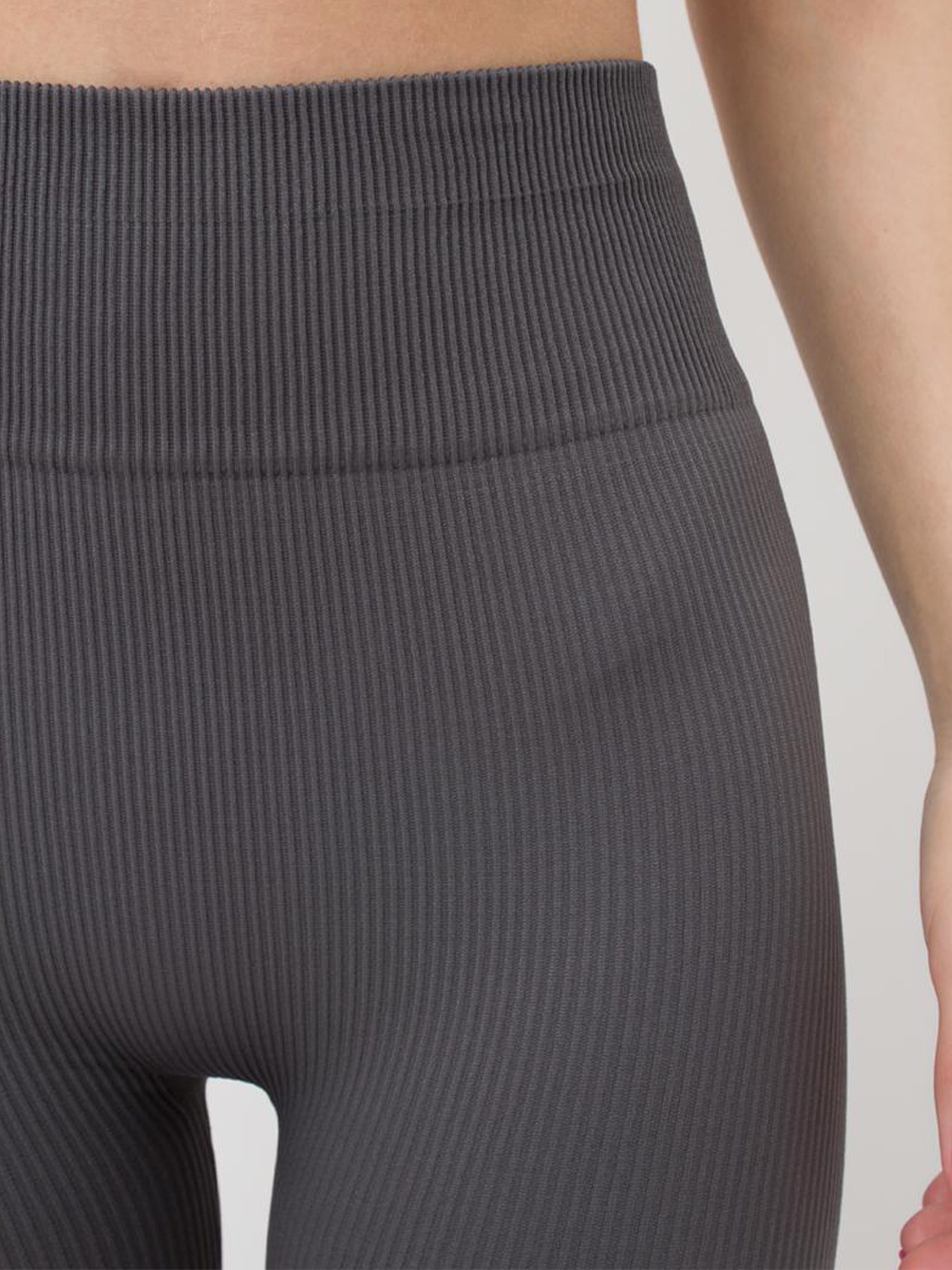 Seamless Ribbed Above Knee Bike Shorts in Dark Gray