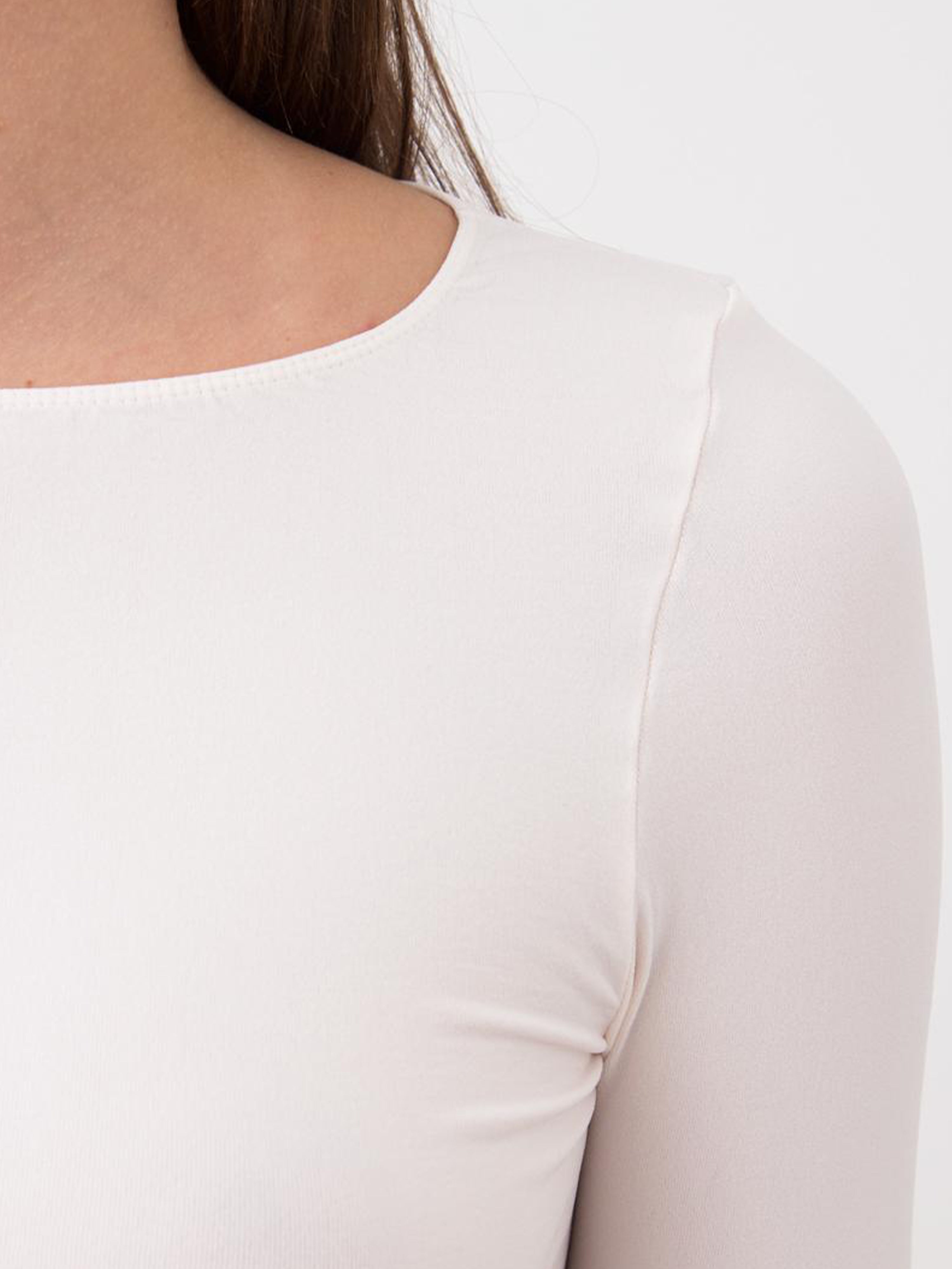 Seamless Cropped Long Sleeve Top in Pale Beige