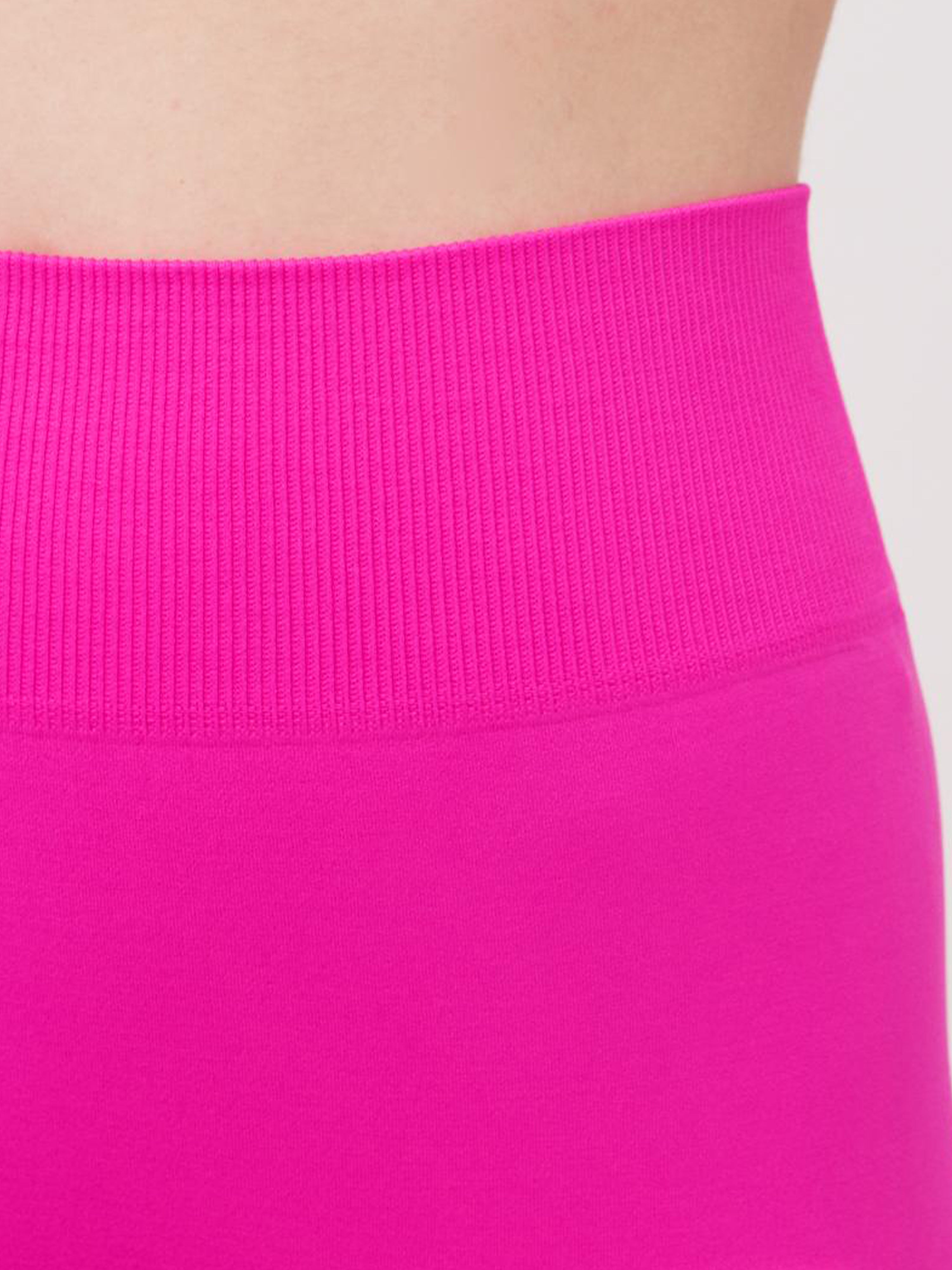 Seamless Above Knee Bike Shorts in Neon Pink