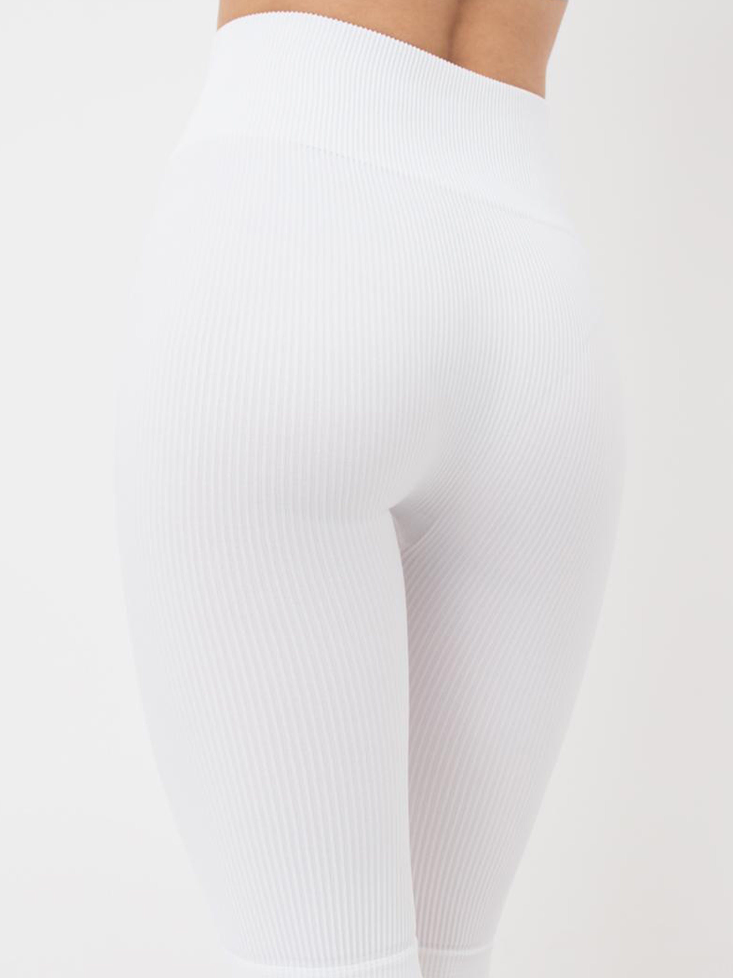 Seamless Ribbed Above Knee Bike Shorts in White