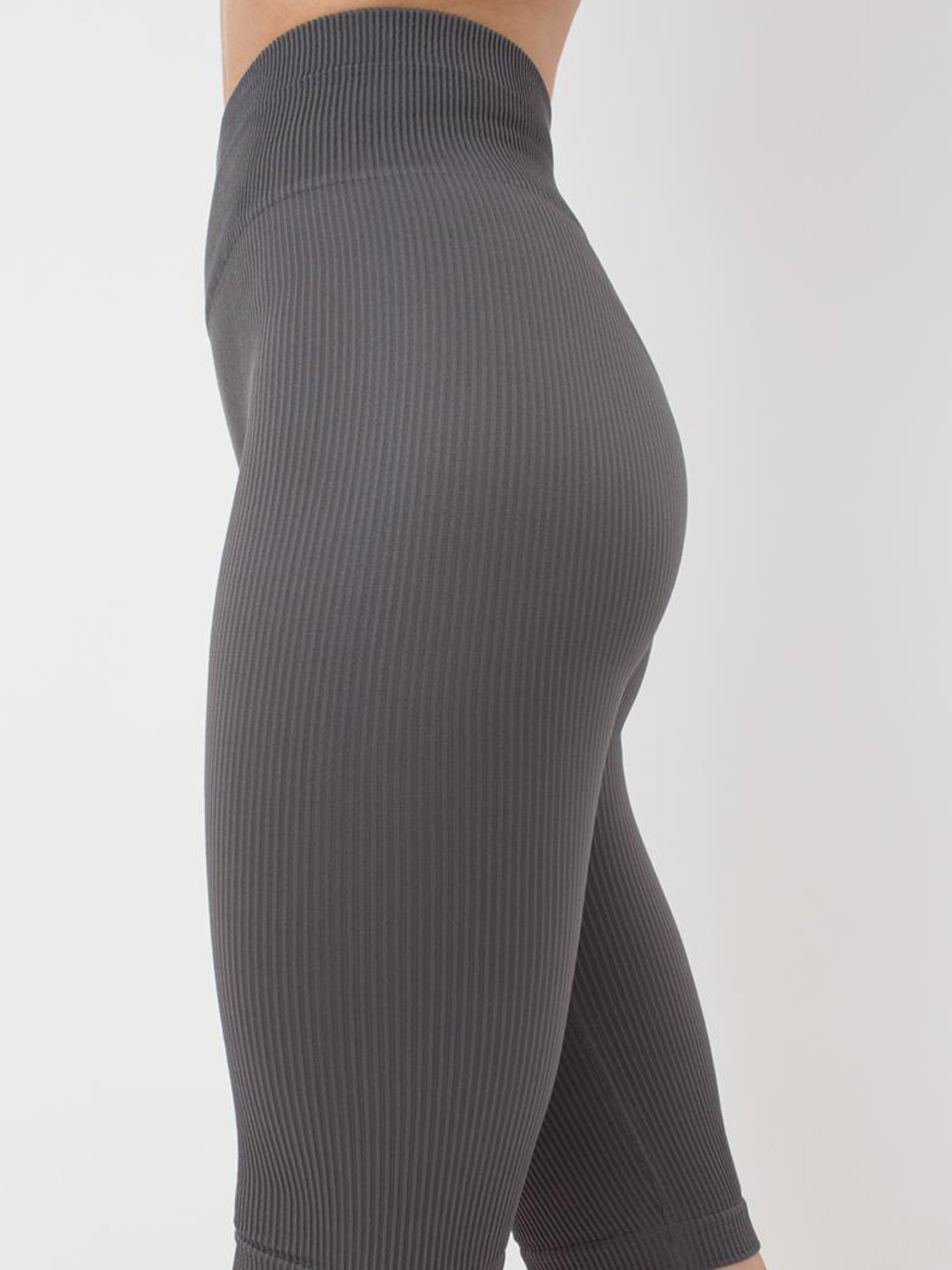 Seamless Ribbed Above Knee Bike Shorts in Dark Gray