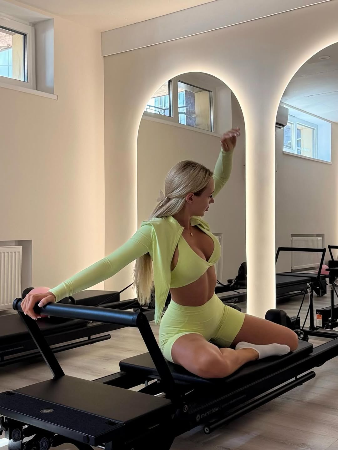 Pantera Halter Top & High-Waist Cycling Shorts in Pastel Yellow