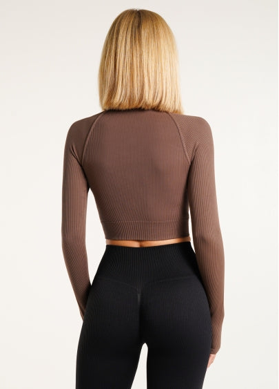 Seamless Ribbed Raglan Long Sleeve Crop Top in Brown