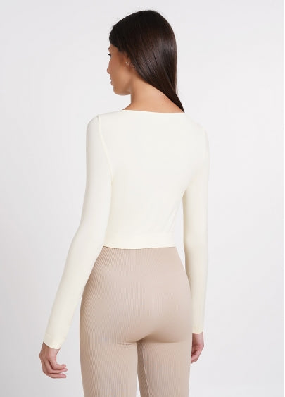 Seamless Cropped Long Sleeve Top in Vanilla