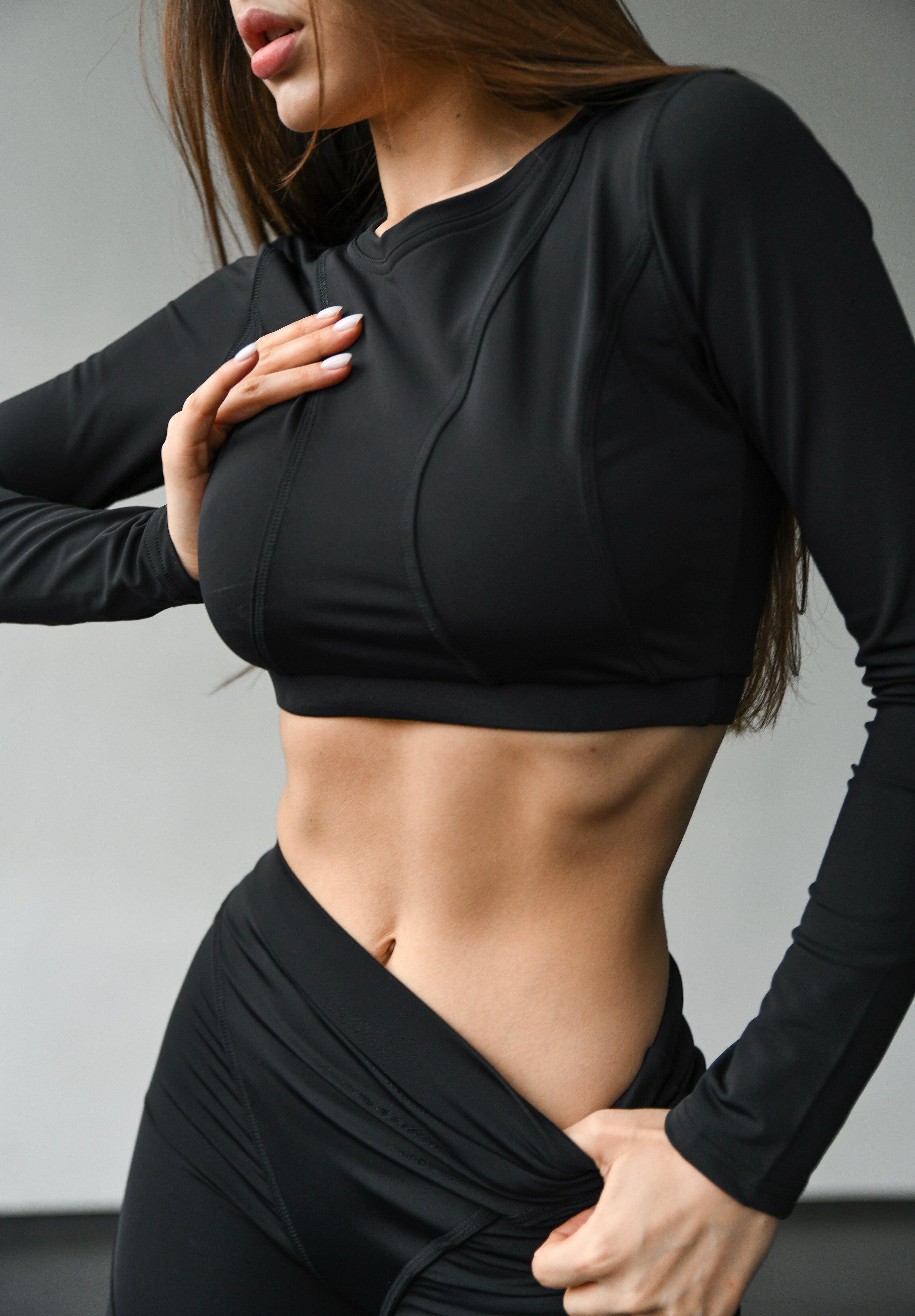 Galaxy Contour Long Sleeve Thumbhole Cropped Top in Black