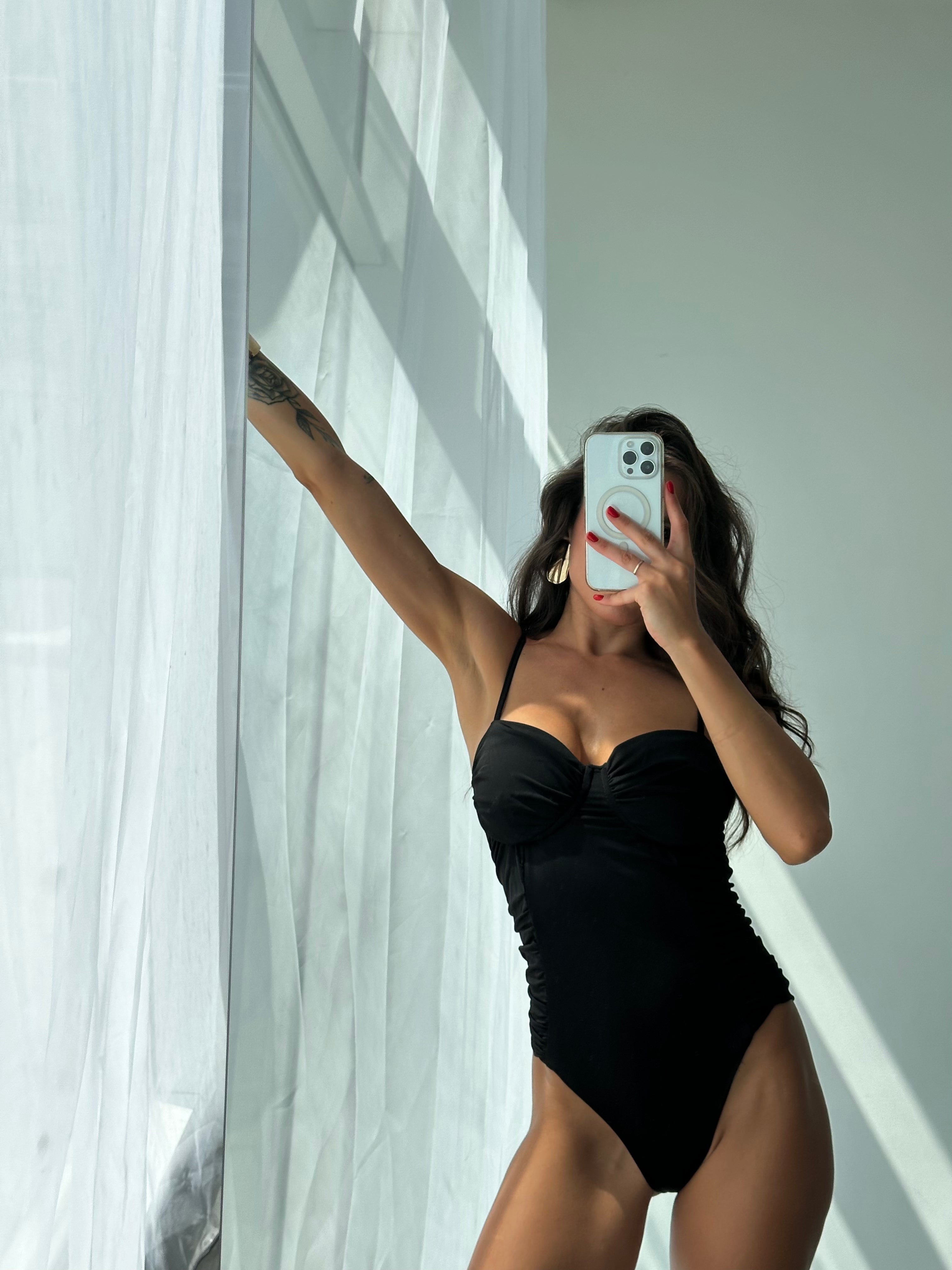Maracuya Sweetheart Neck Ruched Side One Piece in Black