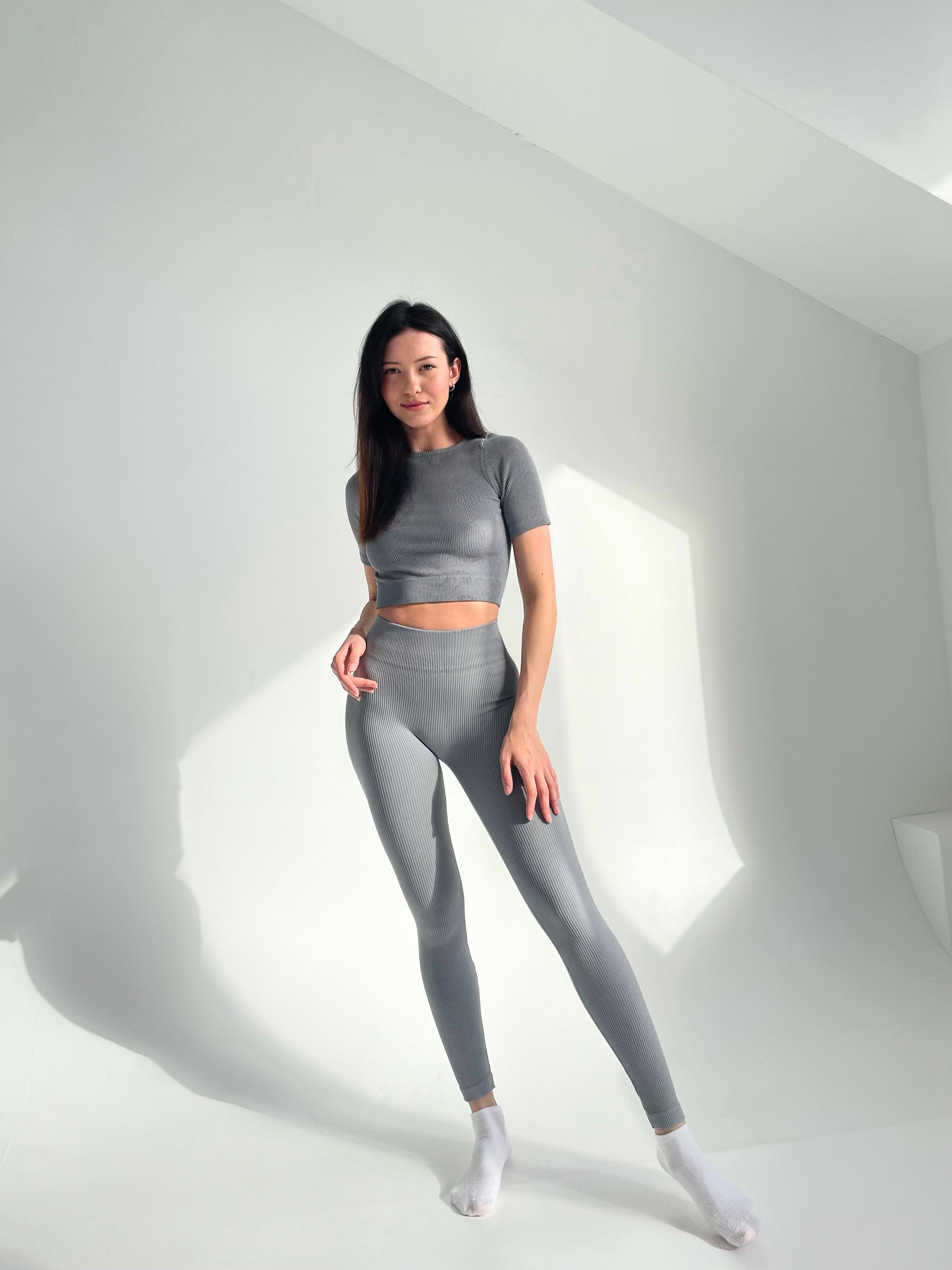 Seamless Ribbed Leggings in Gray