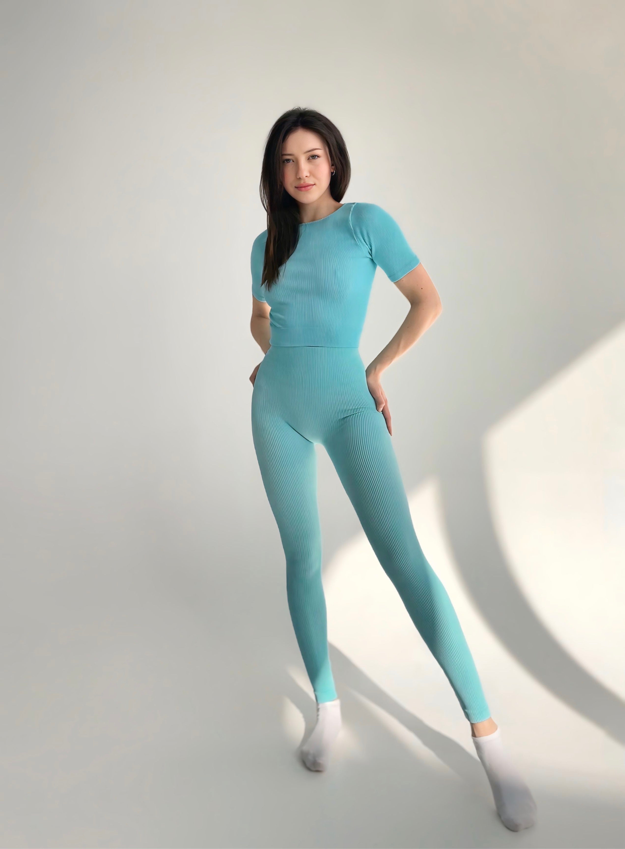 Seamless Ribbed Scrunch Leggings in Turquoise