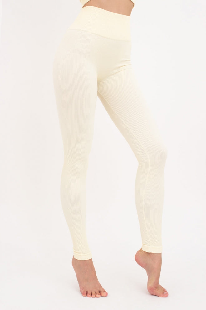 Seamless Ribbed Scrunch Leggings in Vanilla