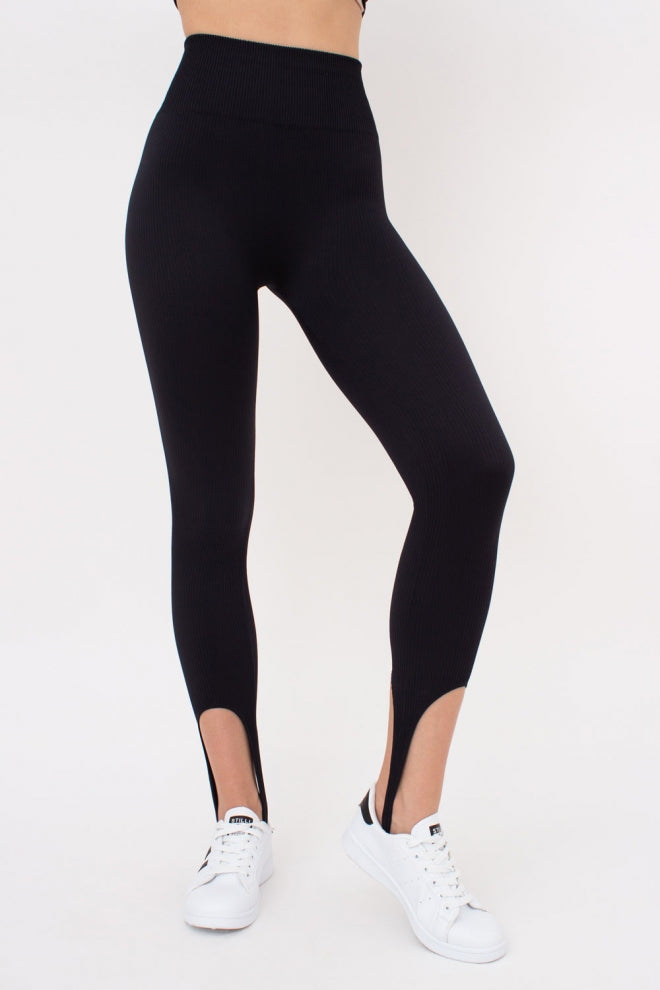 Seamless Stirrup Leggings in Black