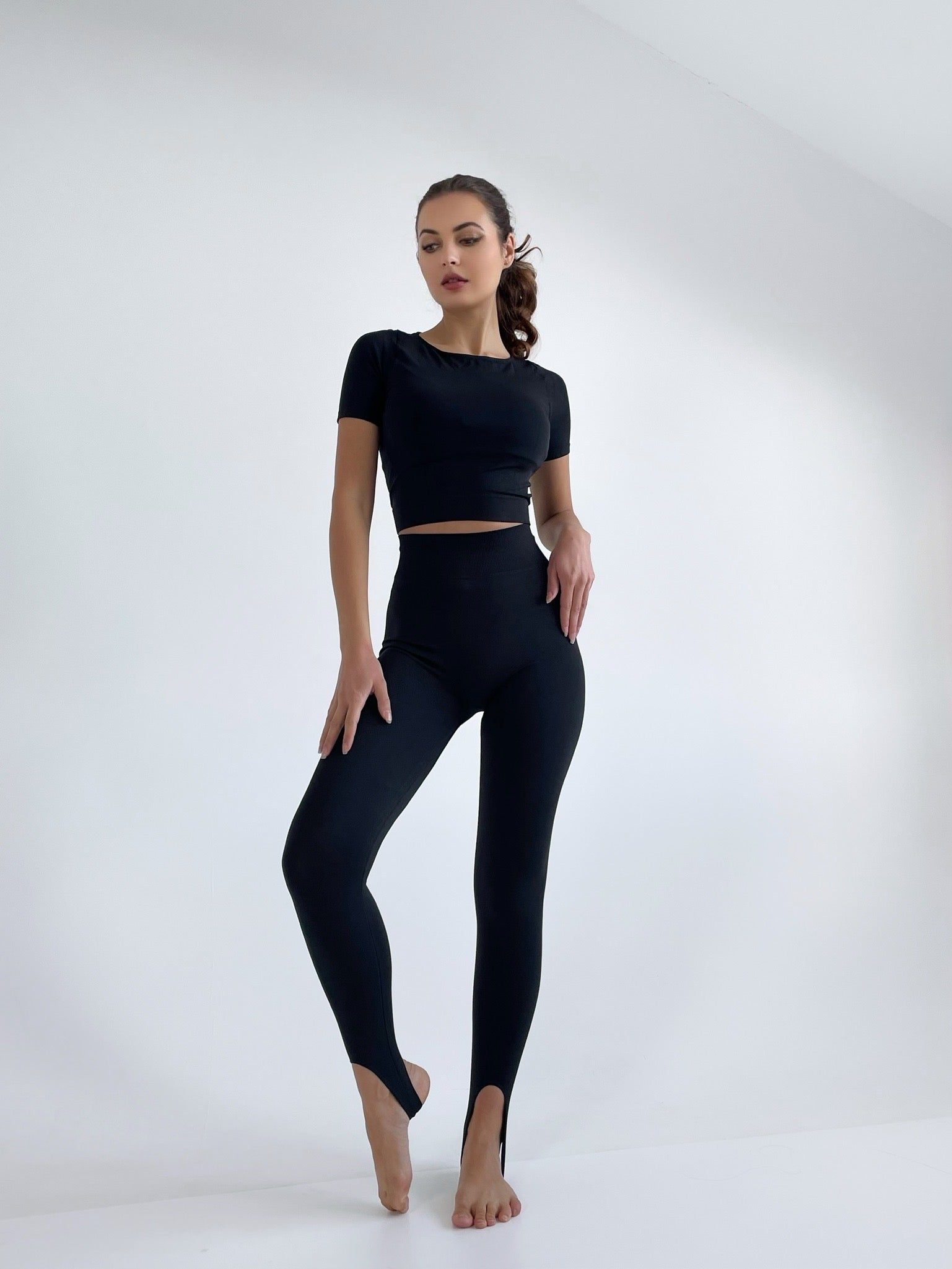 Seamless Stirrup Leggings in Black